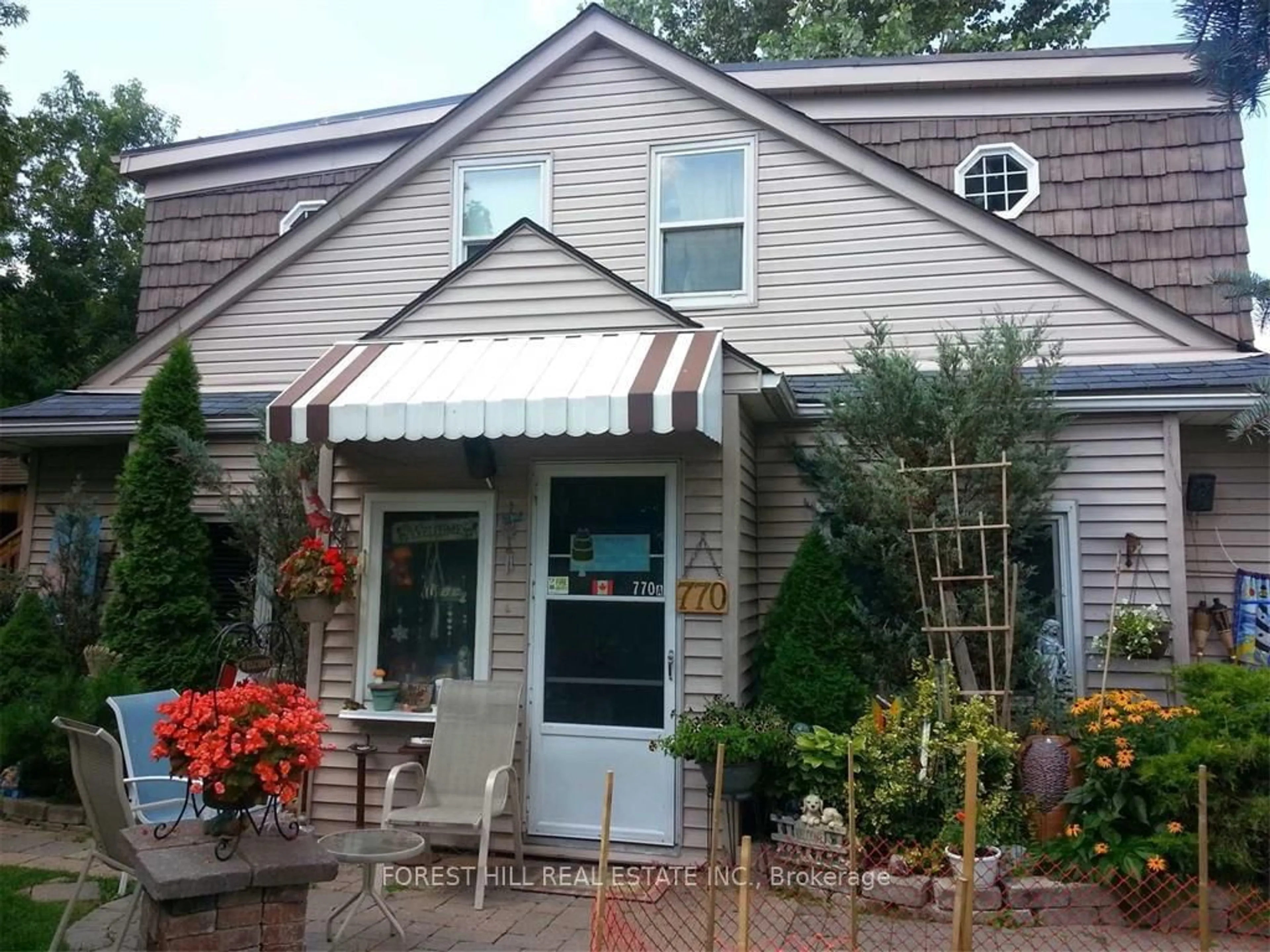 Home with vinyl exterior material, street for 770 Morrish Rd, Toronto Ontario M1C 1G3