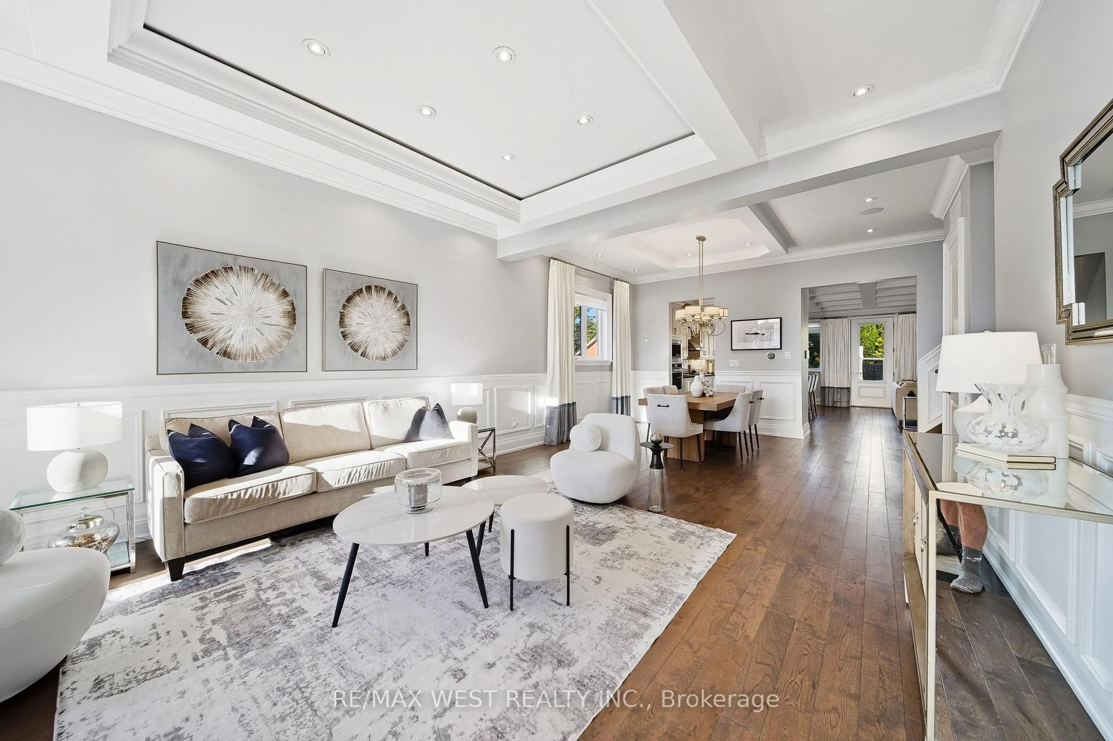 Living room with furniture, unknown for 115 Dorset Rd, Toronto Ontario M1M 2S9