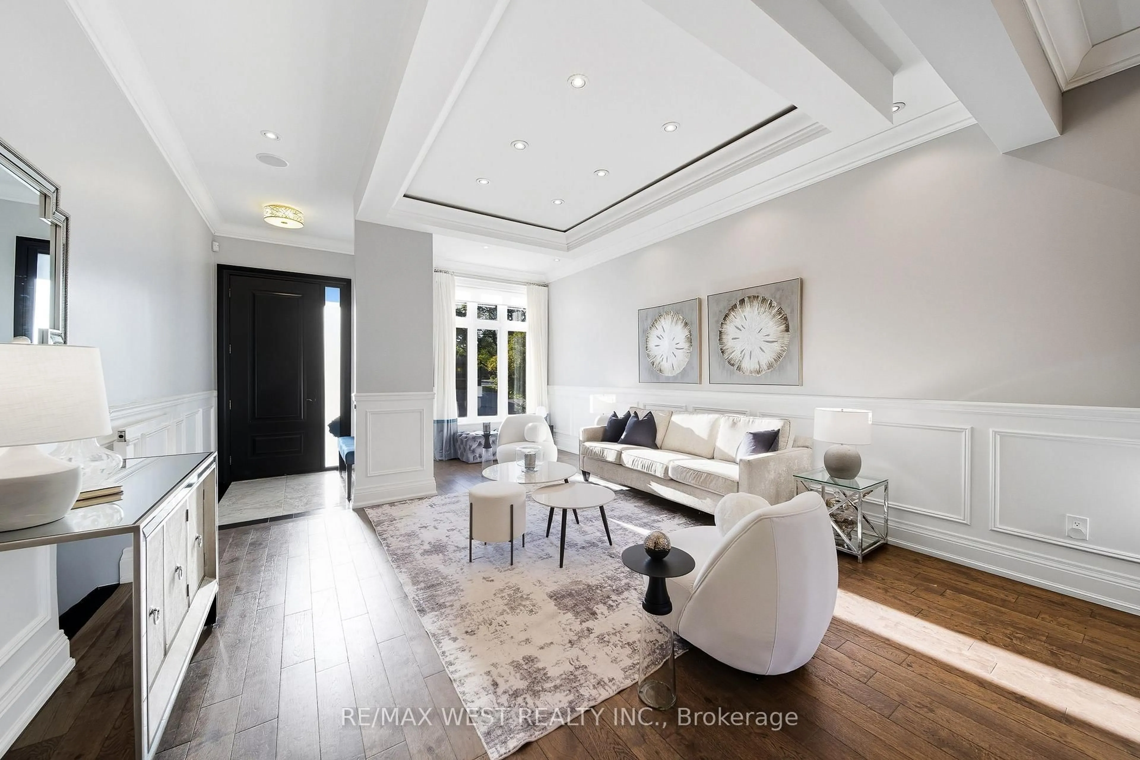 Living room with furniture, unknown for 115 Dorset Rd, Toronto Ontario M1M 2S9