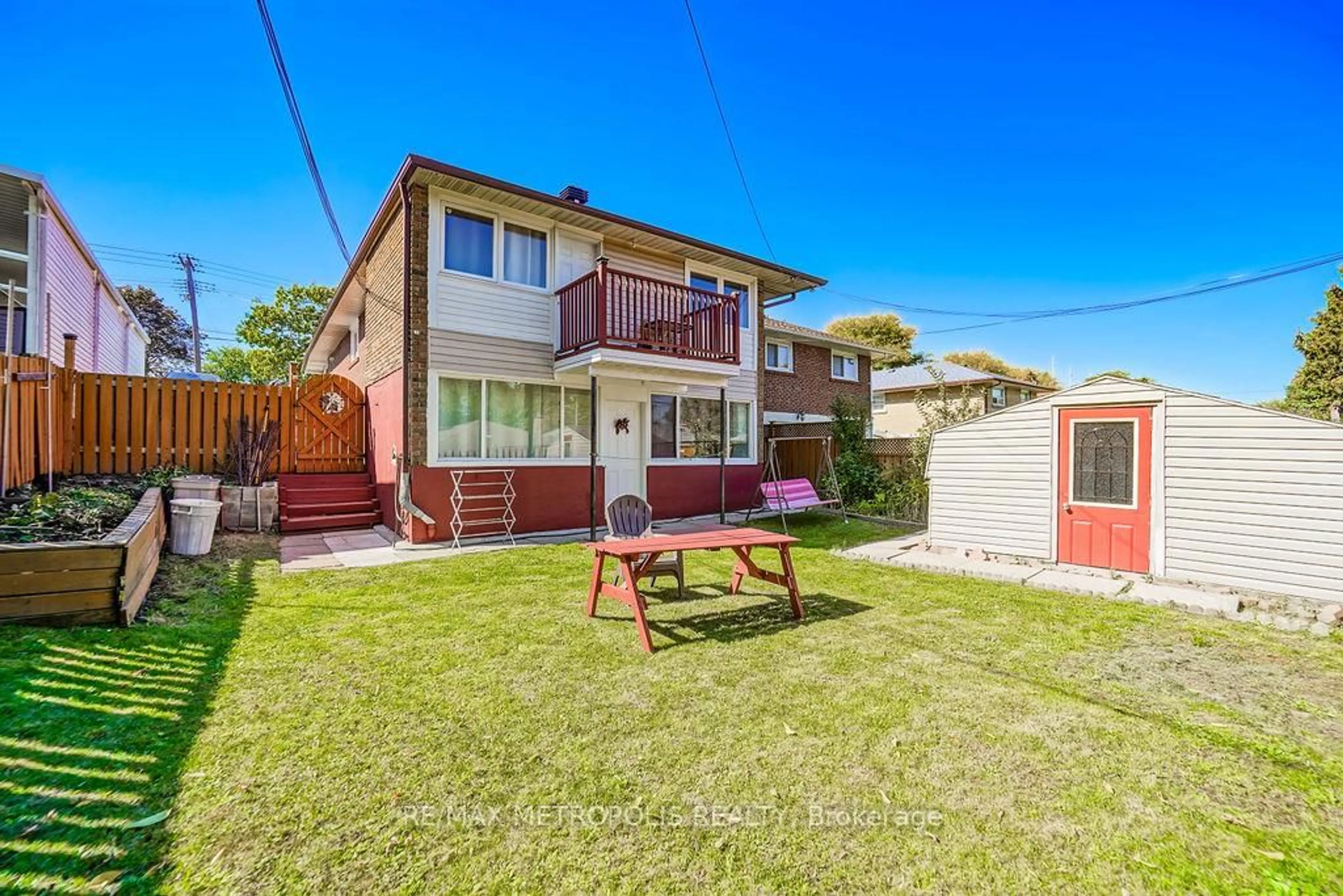 A pic from outside/outdoor area/front of a property/back of a property/a pic from drone, street for 575 Bellamy Rd, Toronto Ontario M1H 1G6
