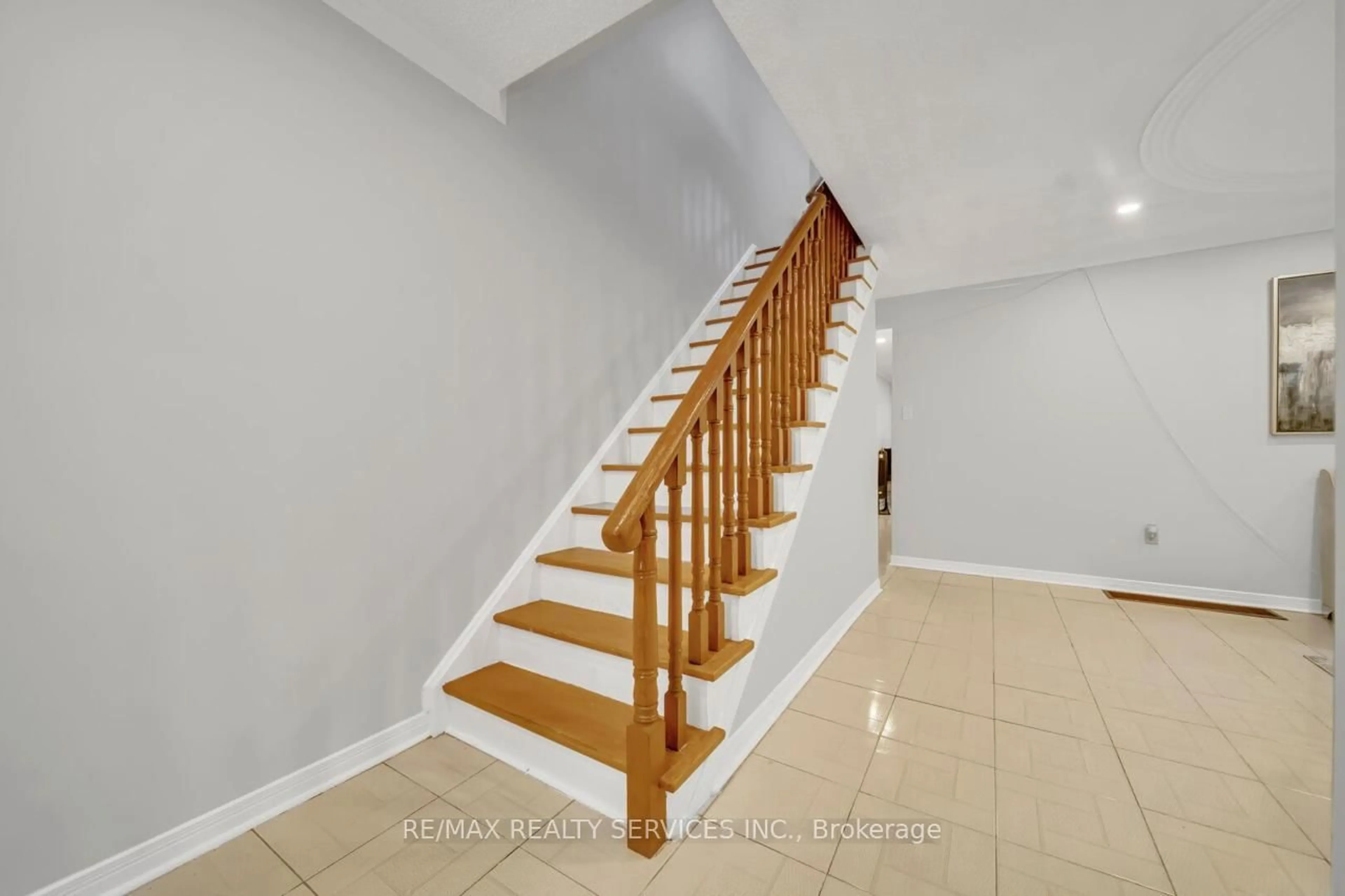 Stairs for 83 Haslam St, Toronto Ontario M1N 3N8
