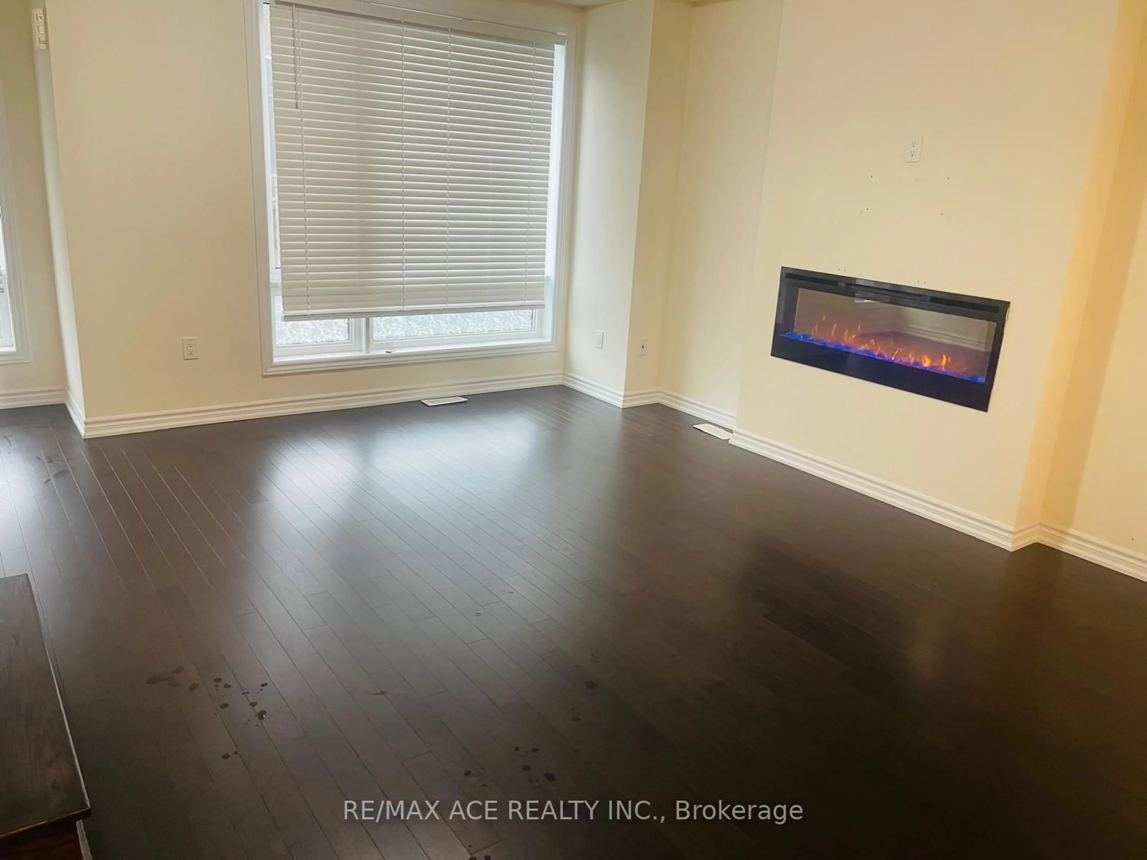 A pic of a room for 39 Lake Trail Way, Whitby Ontario L1M 0M3