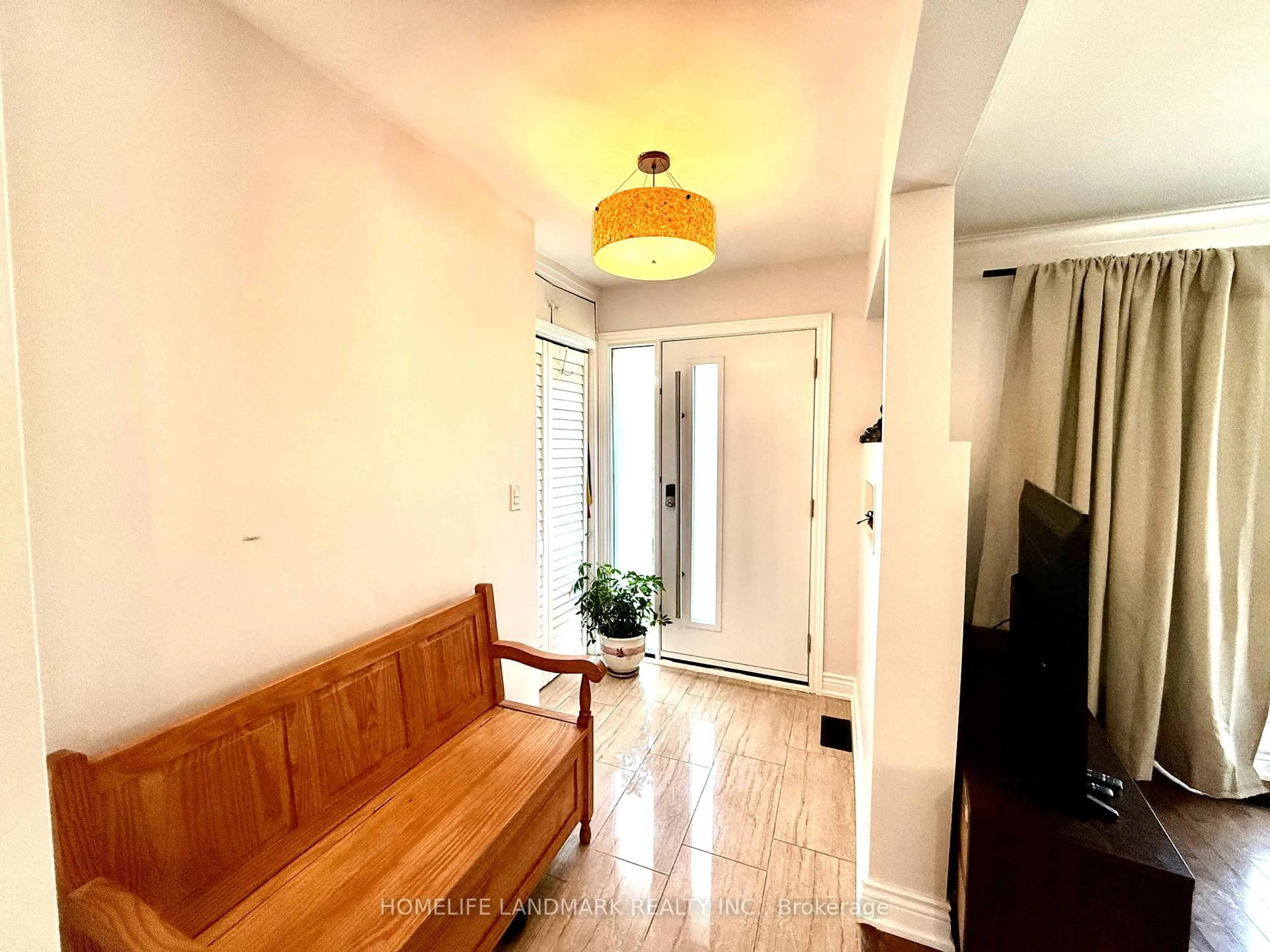 Indoor entryway for 3 Colony Rd, Toronto Ontario M1R 3S1