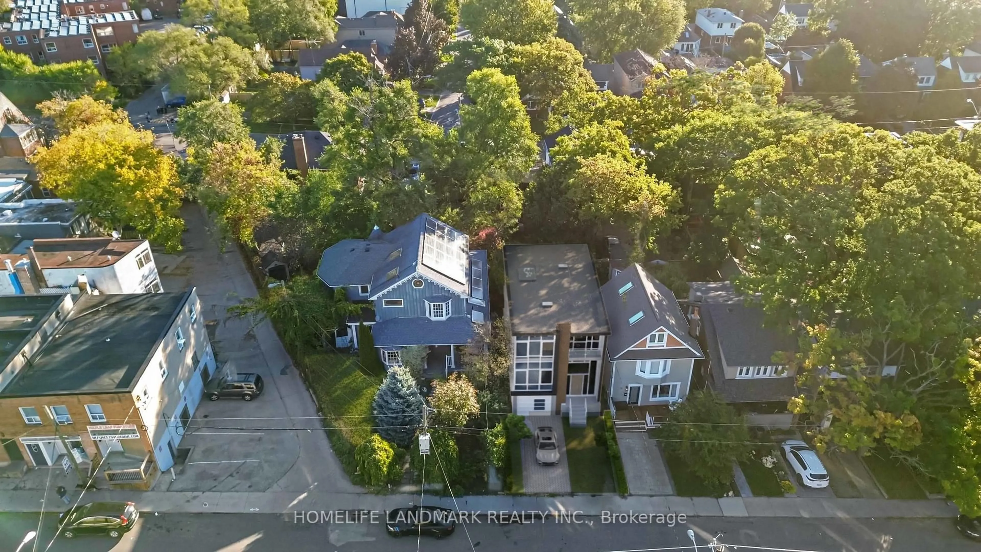 A pic from outside/outdoor area/front of a property/back of a property/a pic from drone, street for 79 Haig Ave, Toronto Ontario M1N 2W2