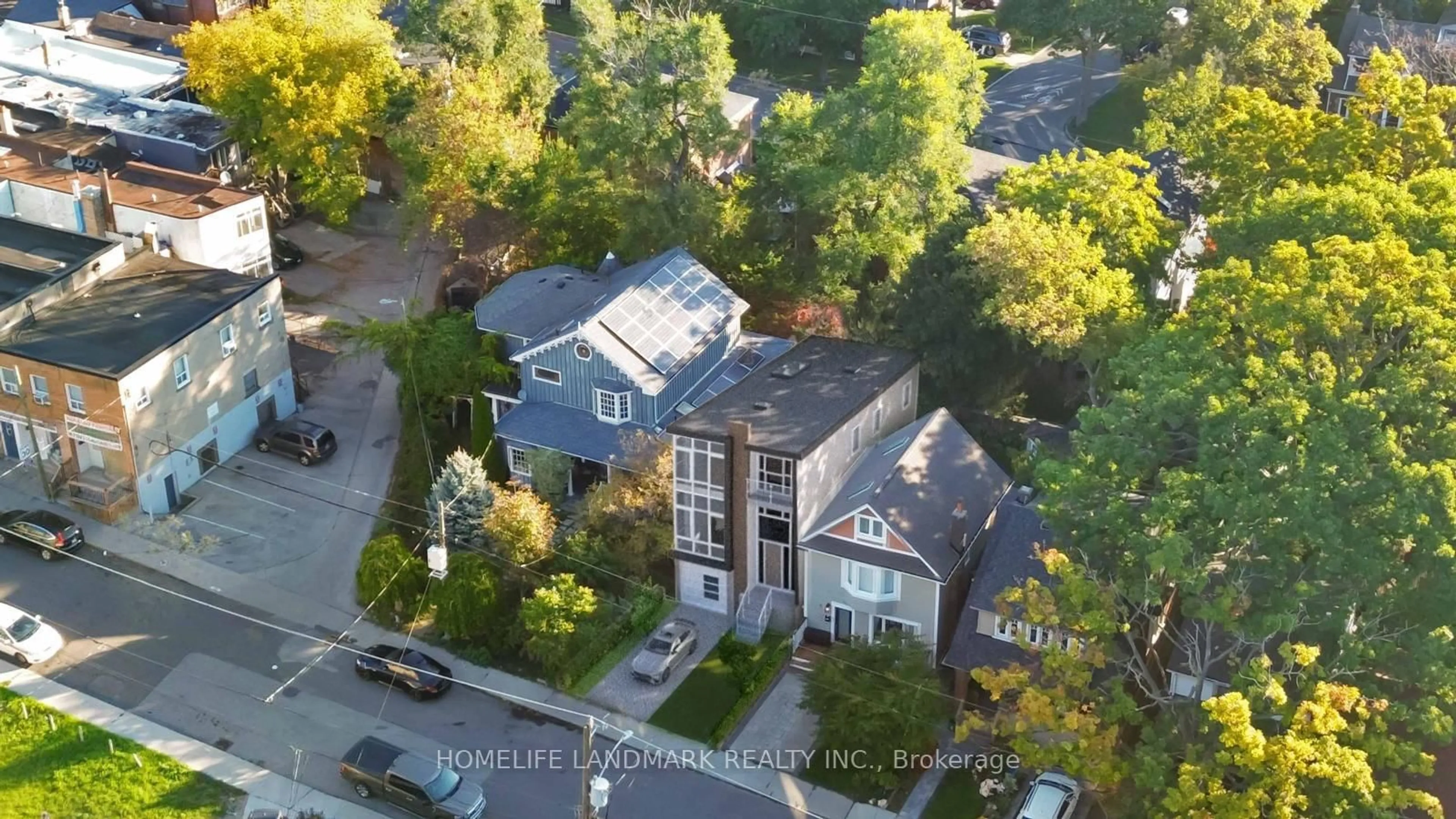 A pic from outside/outdoor area/front of a property/back of a property/a pic from drone, street for 79 Haig Ave, Toronto Ontario M1N 2W2