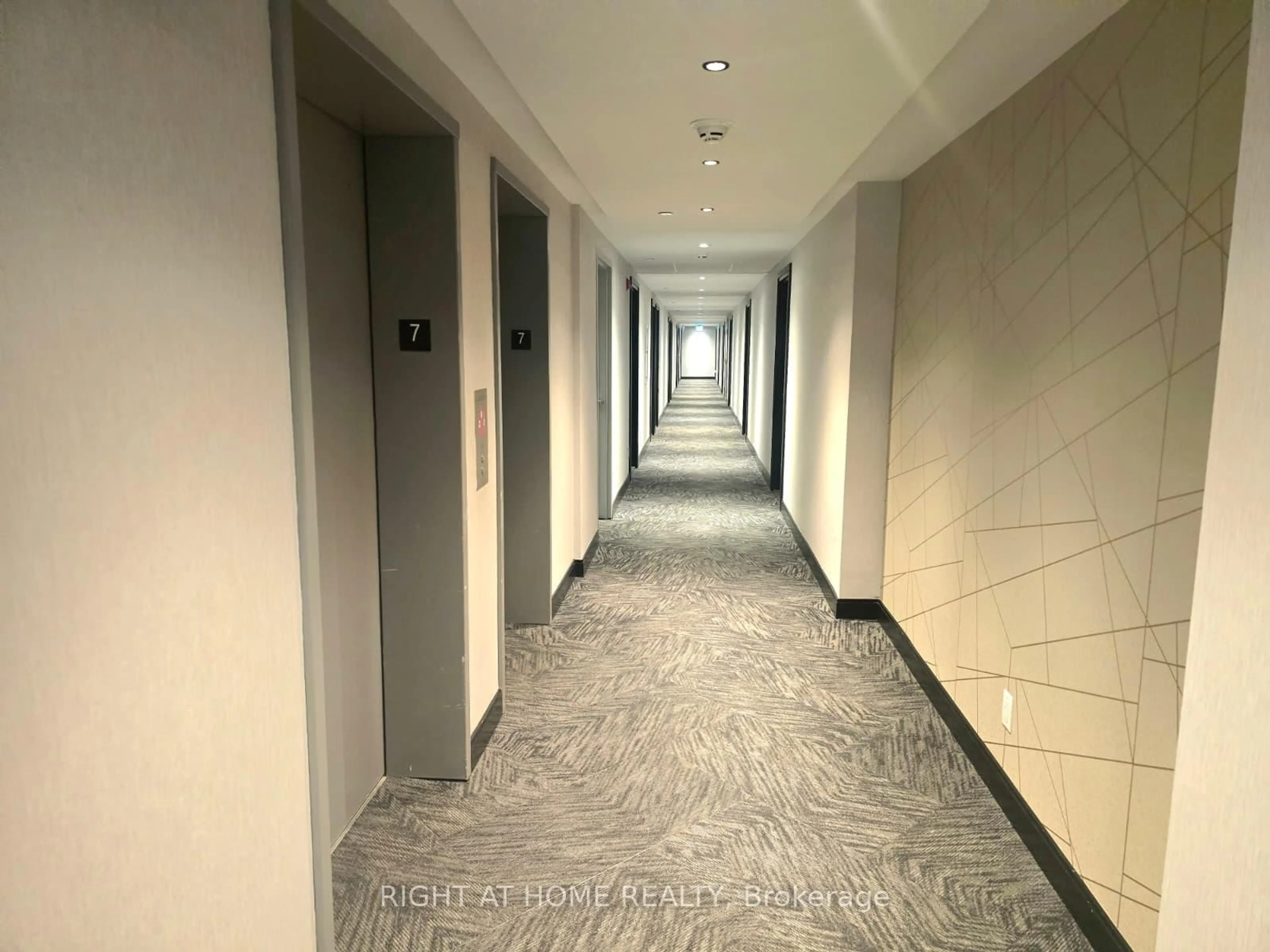 Indoor foyer for 90 Glen Everest Rd #718, Toronto Ontario M1N 0C3