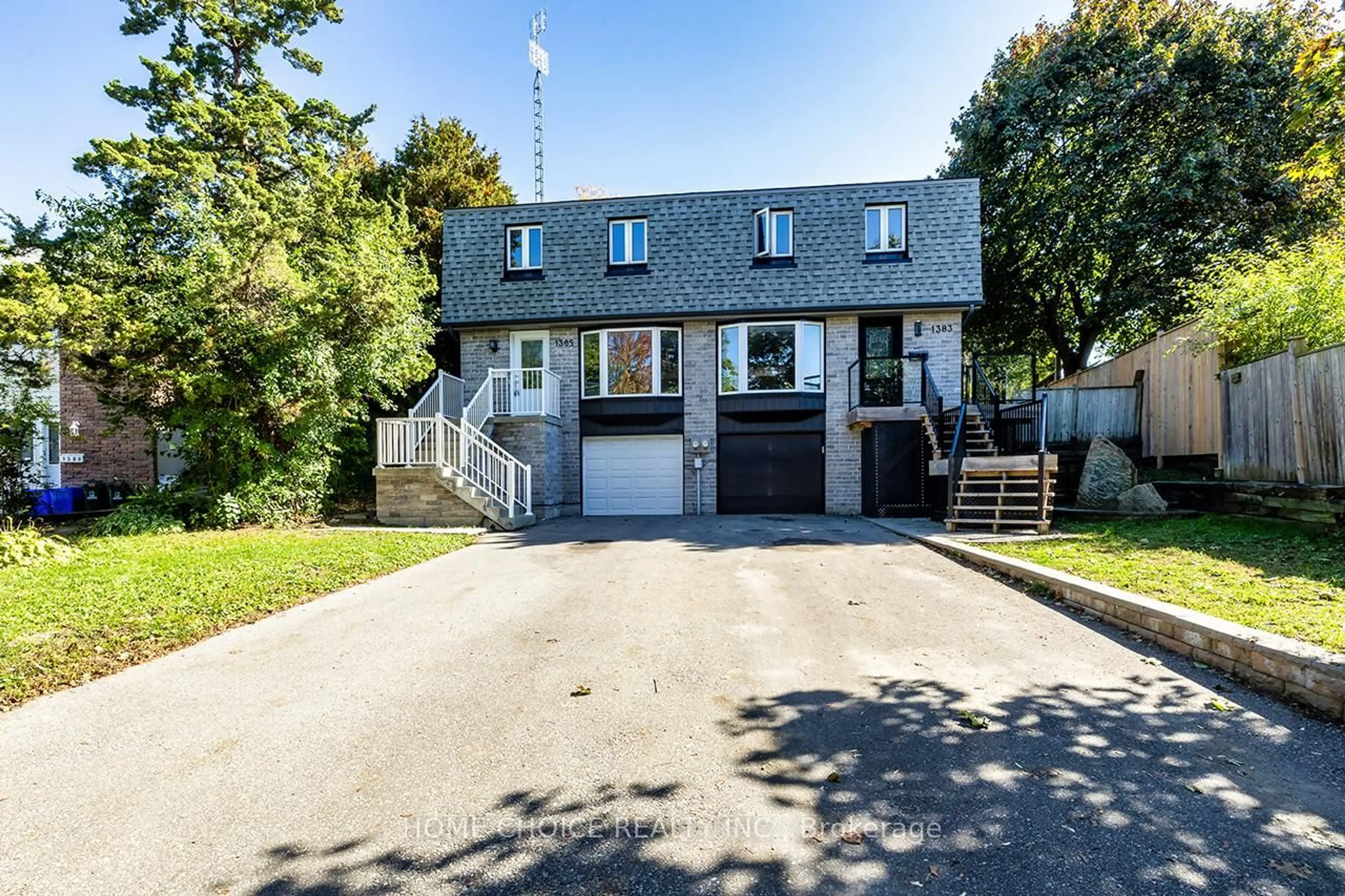 A pic from outside/outdoor area/front of a property/back of a property/a pic from drone, street for 1385 Palmetto Dr, Oshawa Ontario L1K 1N1