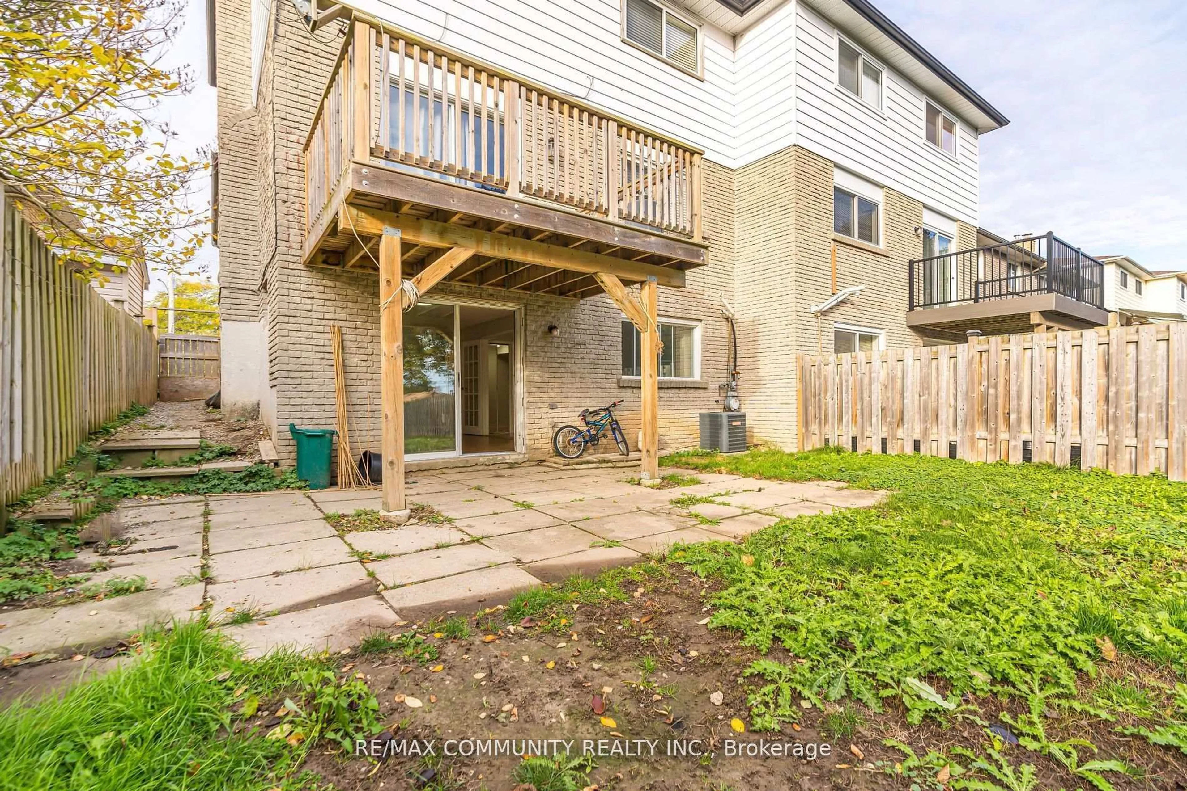 Patio, street for 667 Westshore Blvd, Pickering Ontario L1W 3G2