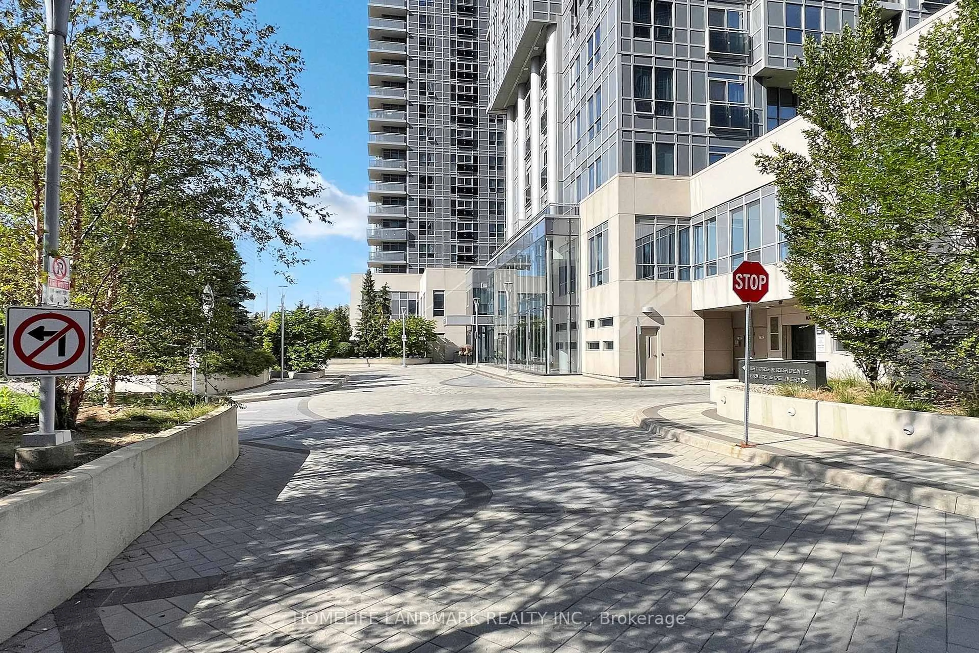 Patio, street for 255 Village Green Sq #2106, Toronto Ontario M1S 0L7