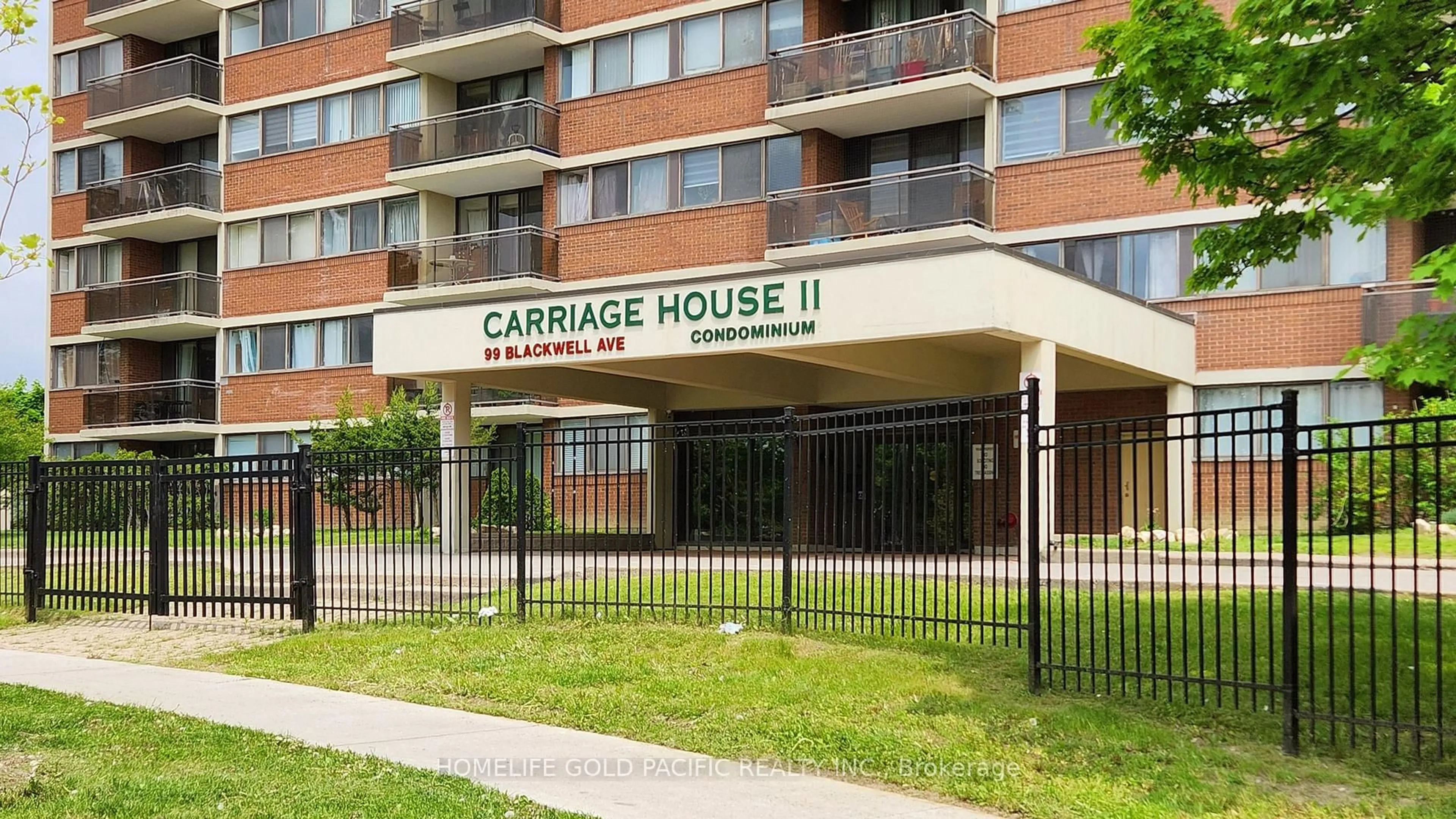 Indoor foyer for 99 Blackwell Ave #809, Toronto Ontario M1B 3R5