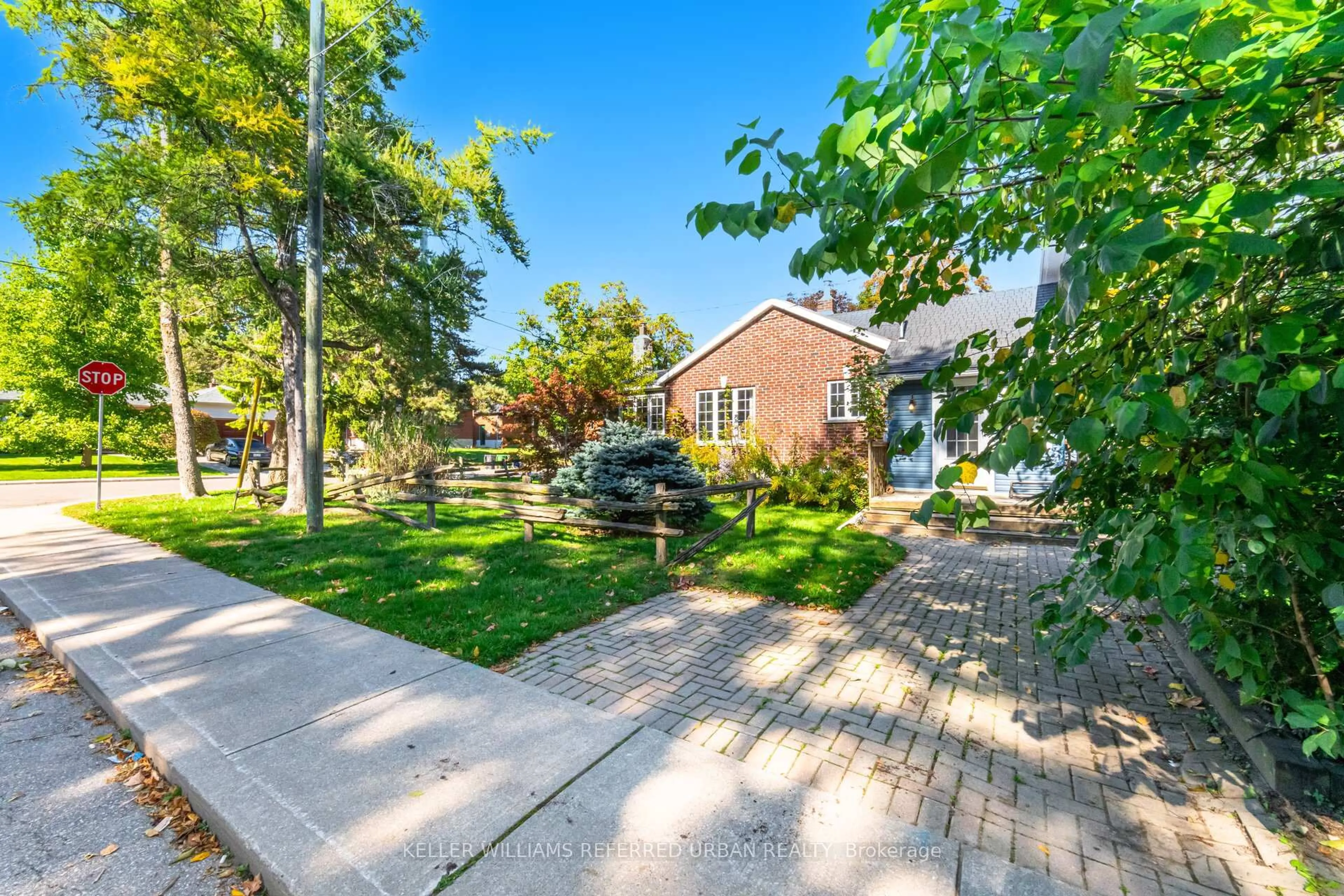 A pic from outside/outdoor area/front of a property/back of a property/a pic from drone, street for 57 Glenridge Rd, Toronto Ontario M1M 1B1