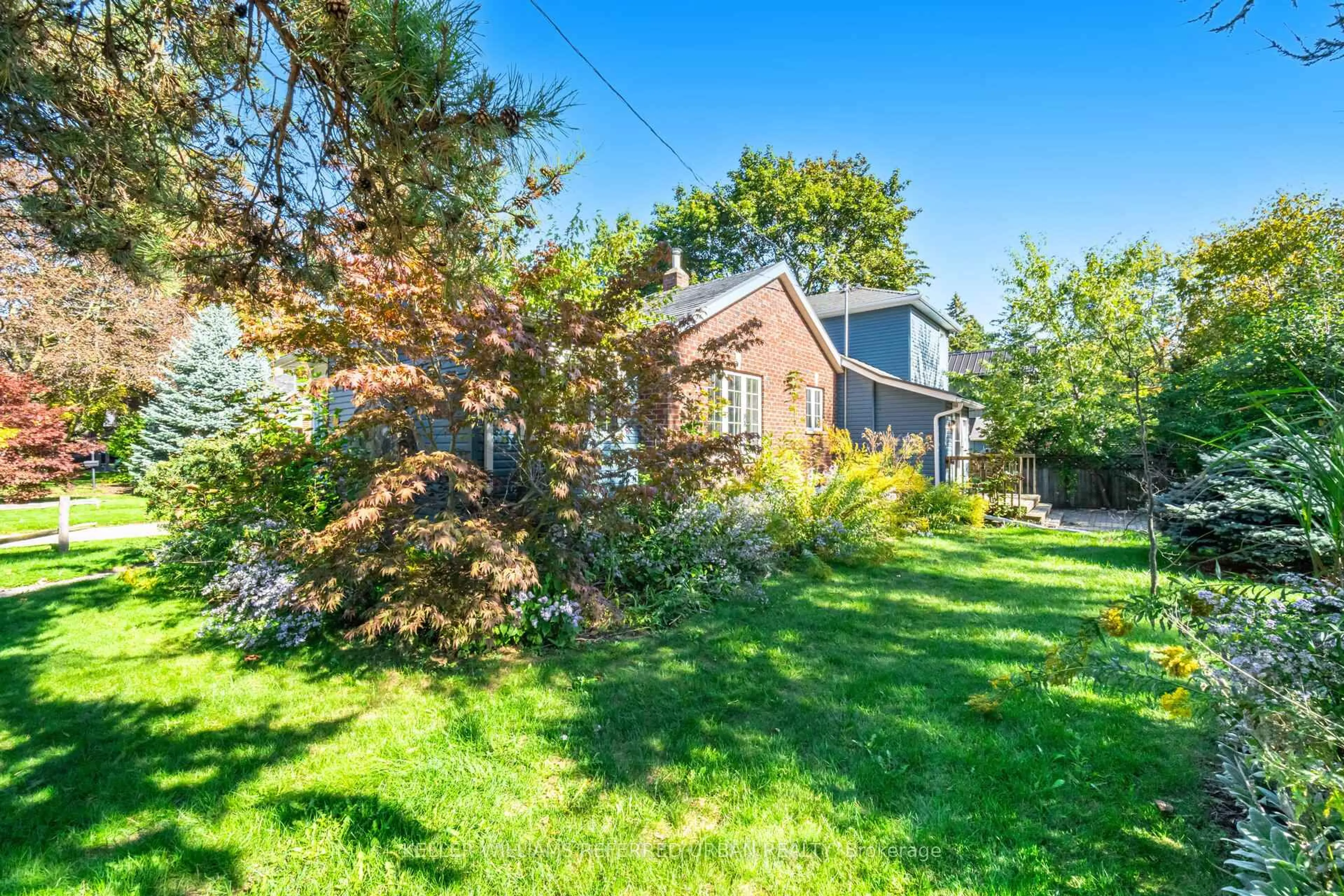 A pic from outside/outdoor area/front of a property/back of a property/a pic from drone, street for 57 Glenridge Rd, Toronto Ontario M1M 1B1