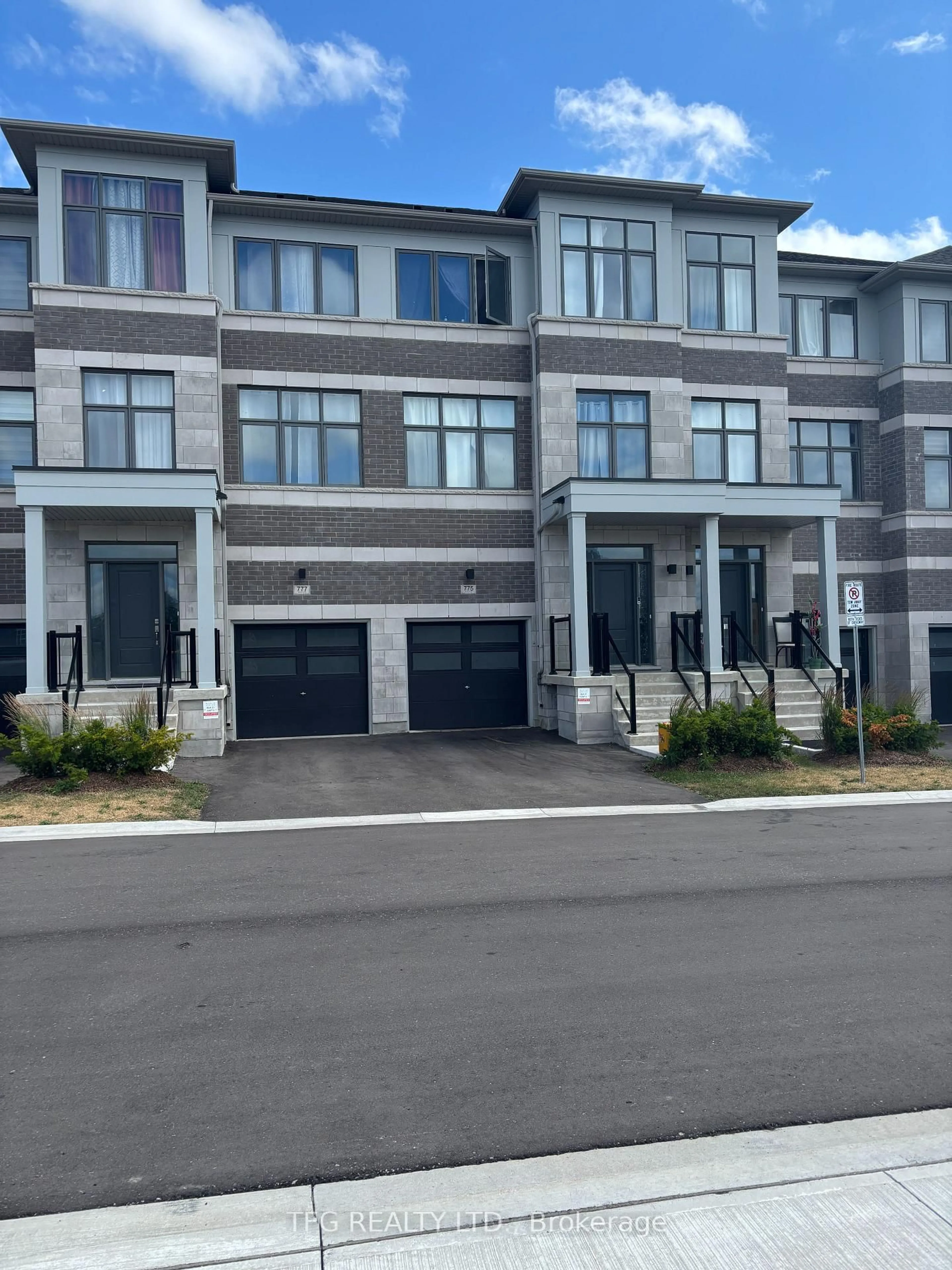 Unknown for 775 Chinook Path, Oshawa Ontario L1H 0A7