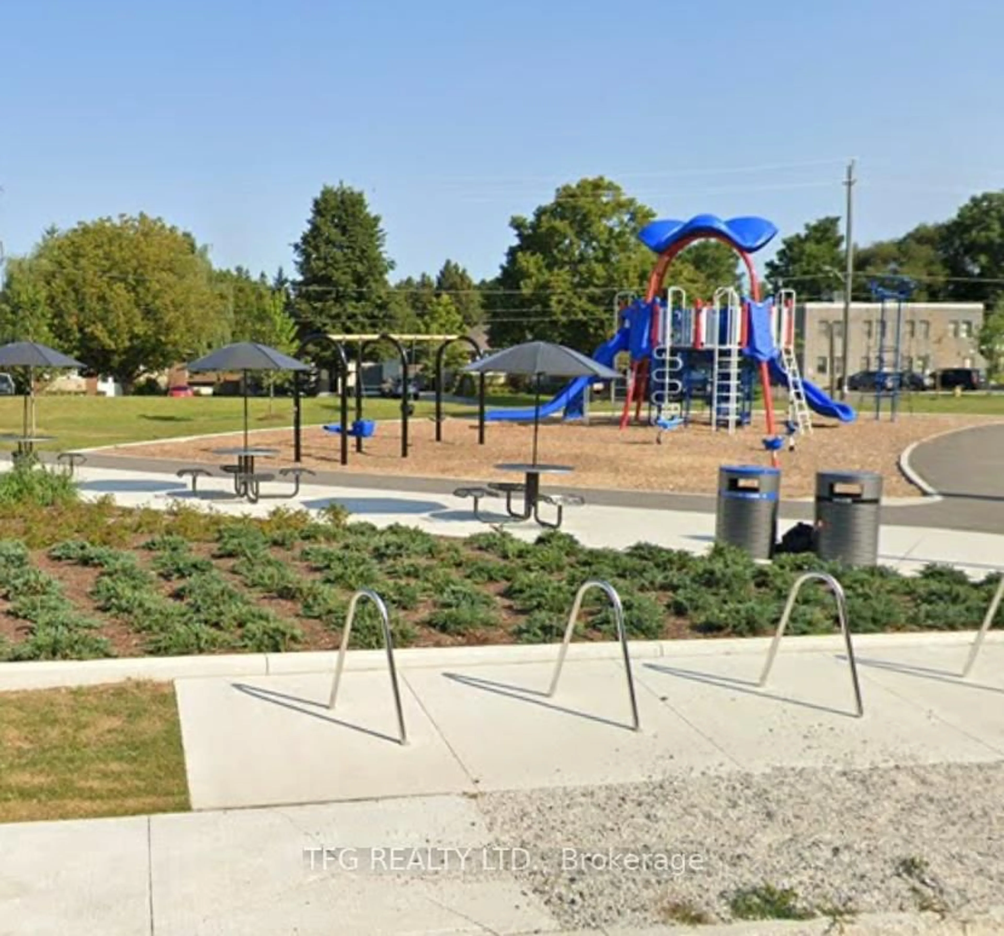 Blurry image for 775 Chinook Path, Oshawa Ontario L1H 0A7
