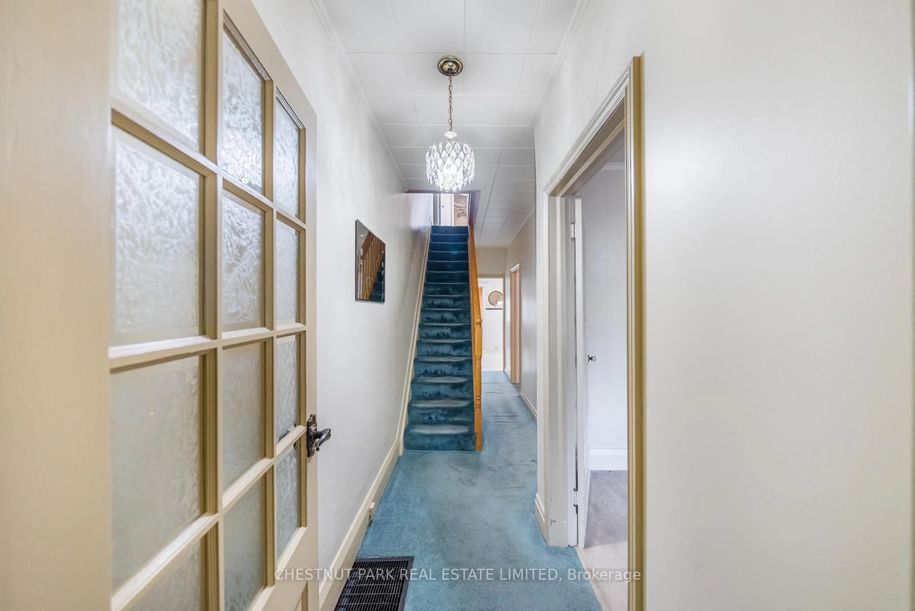 Indoor foyer for 200 Gillard Ave, Toronto Ontario M4J 4N8