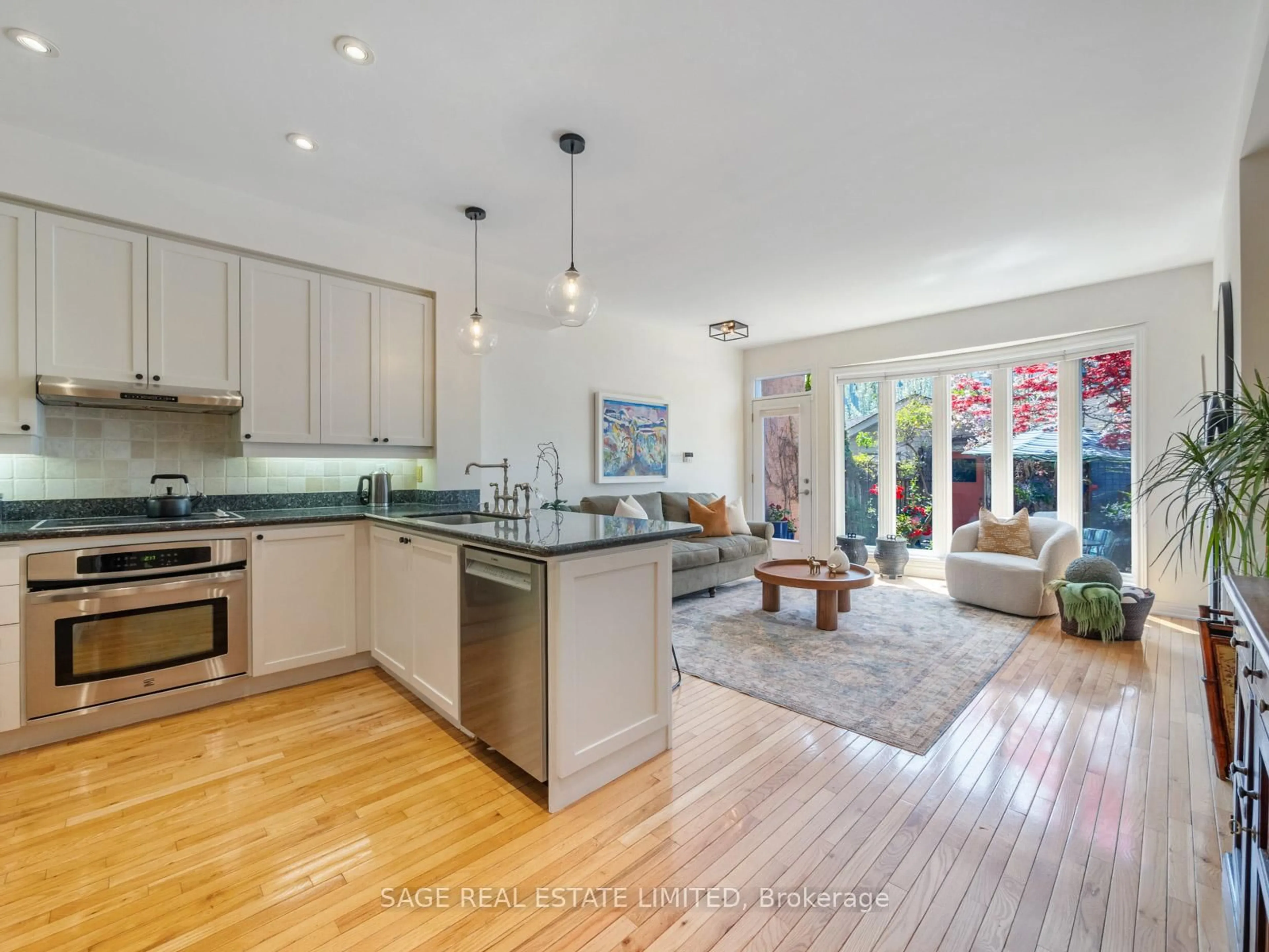 Open concept kitchen, unknown for 116 Boardwalk Dr, Toronto Ontario M4L 3X4