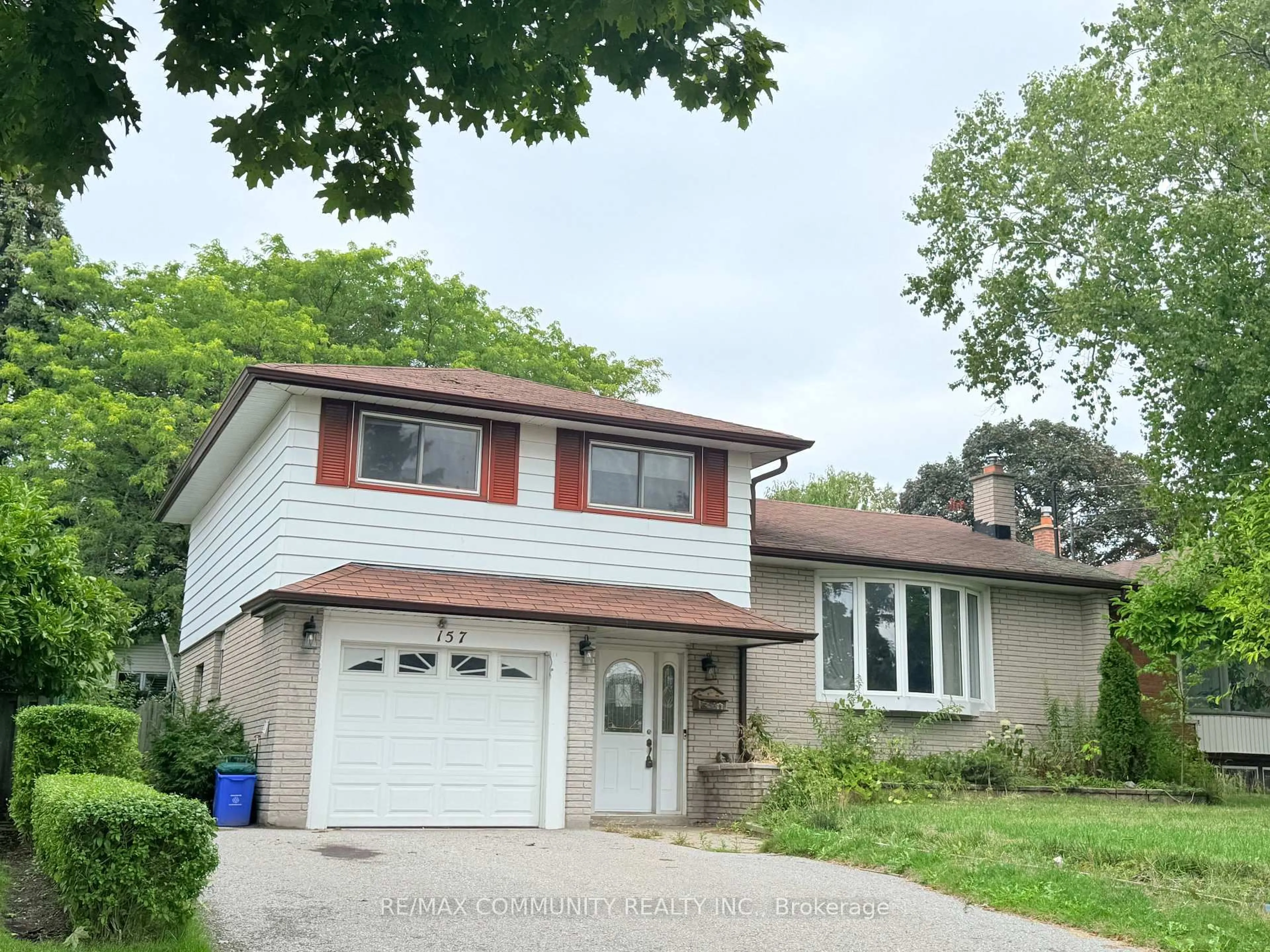 Home with vinyl exterior material, street for 157 Labrador Dr, Oshawa Ontario L1H 7G1