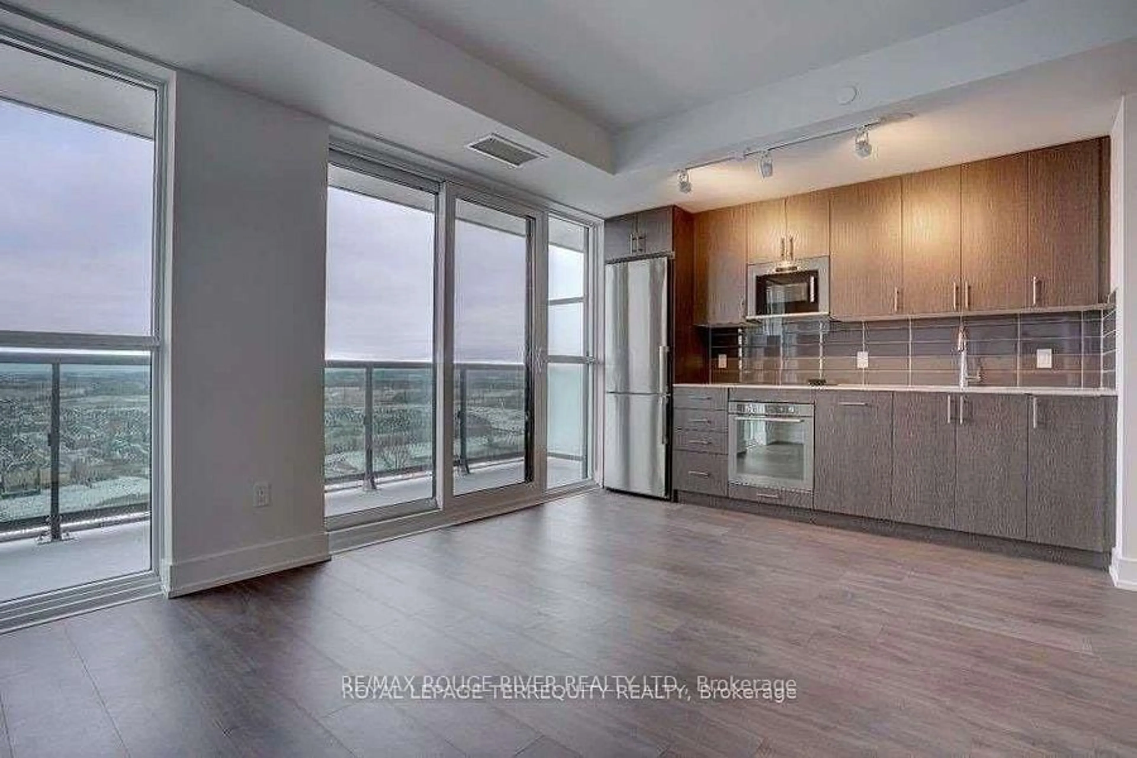 Open concept kitchen, wood/laminate floor for 2550 Simcoe St #1001, Oshawa Ontario L1L 0R5