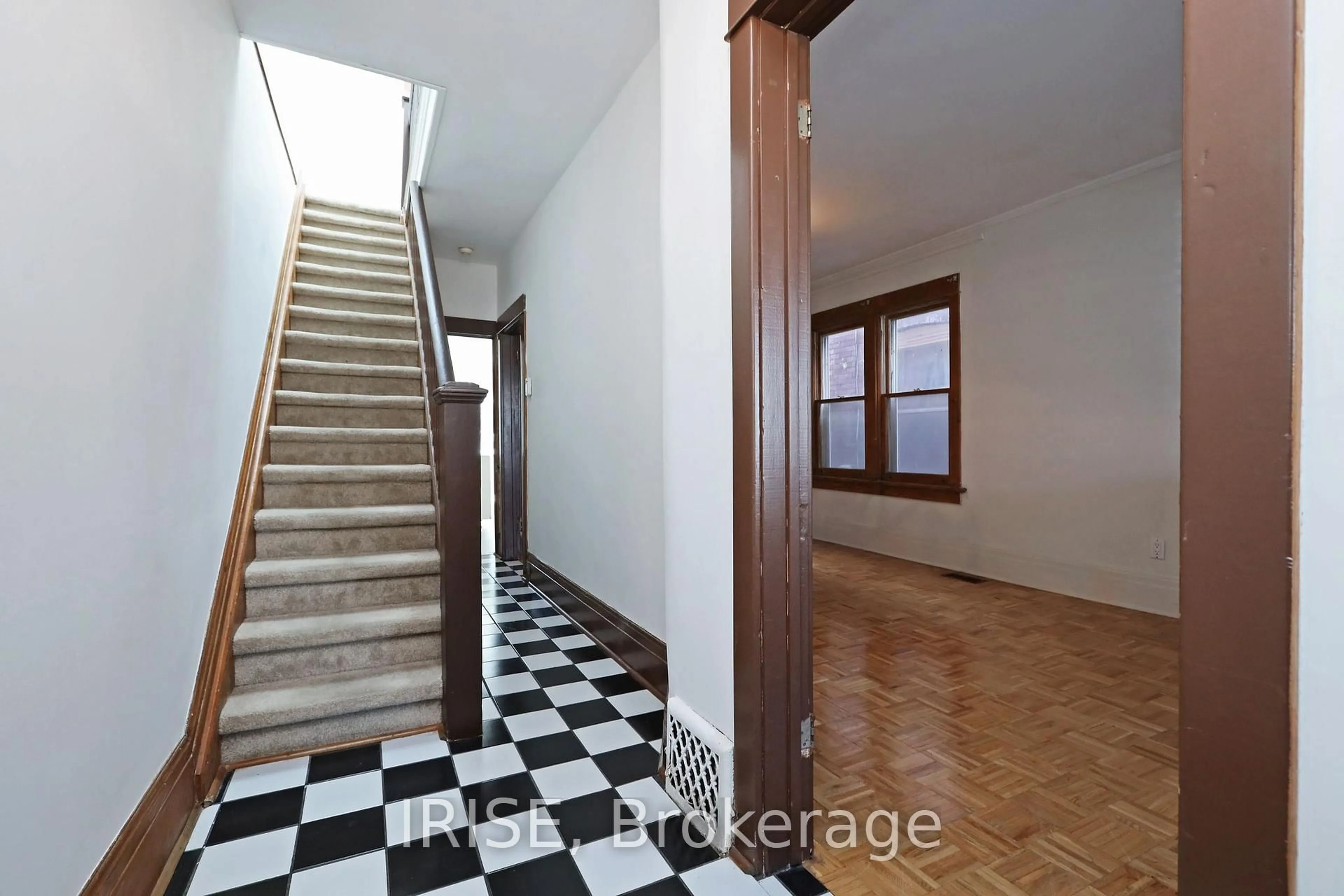 Indoor foyer for 112 Donlands Ave, Toronto Ontario M4J 3P4