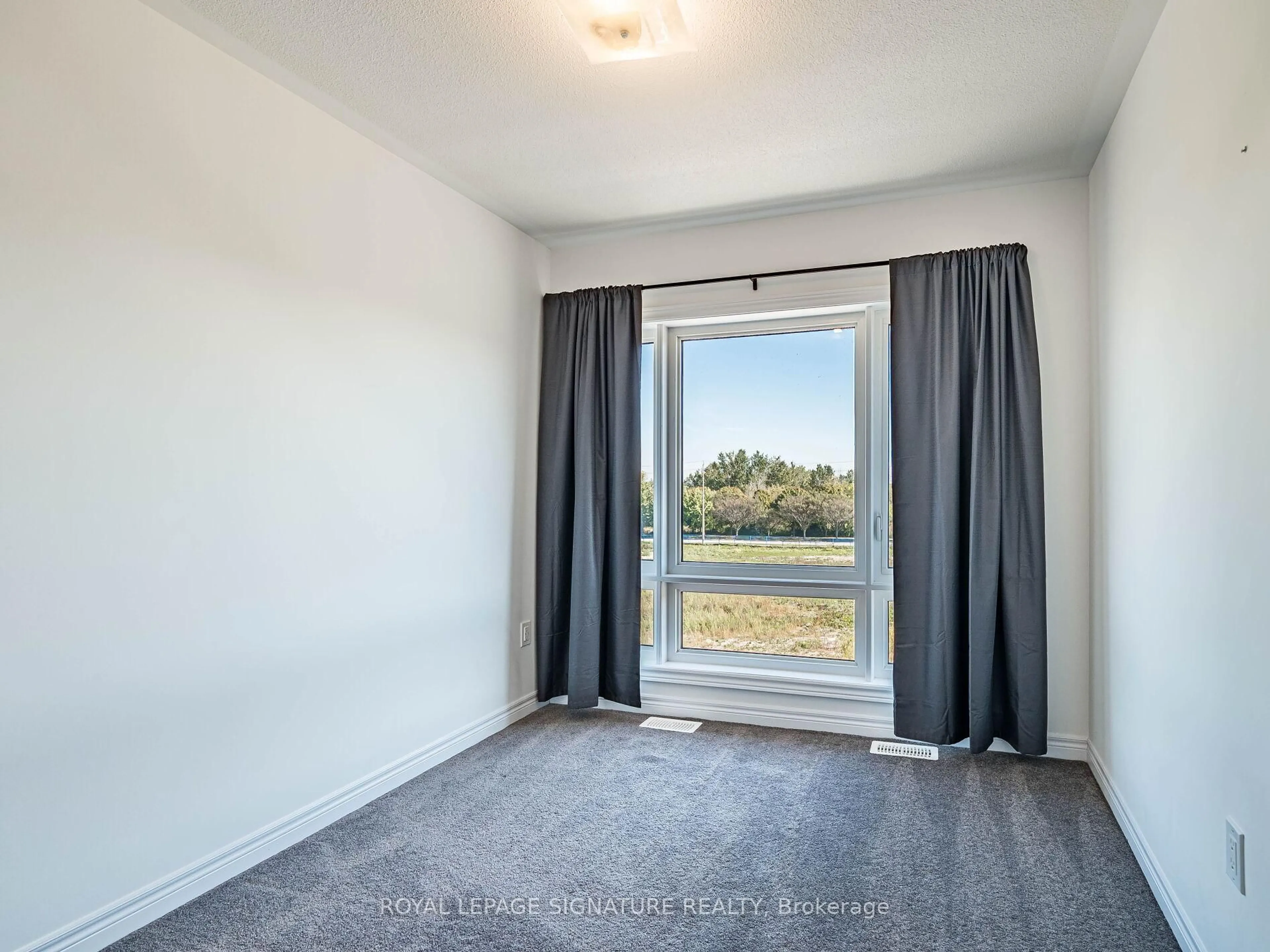 A pic of a room for 28 Dockside Way, Whitby Ontario L1N 0M6