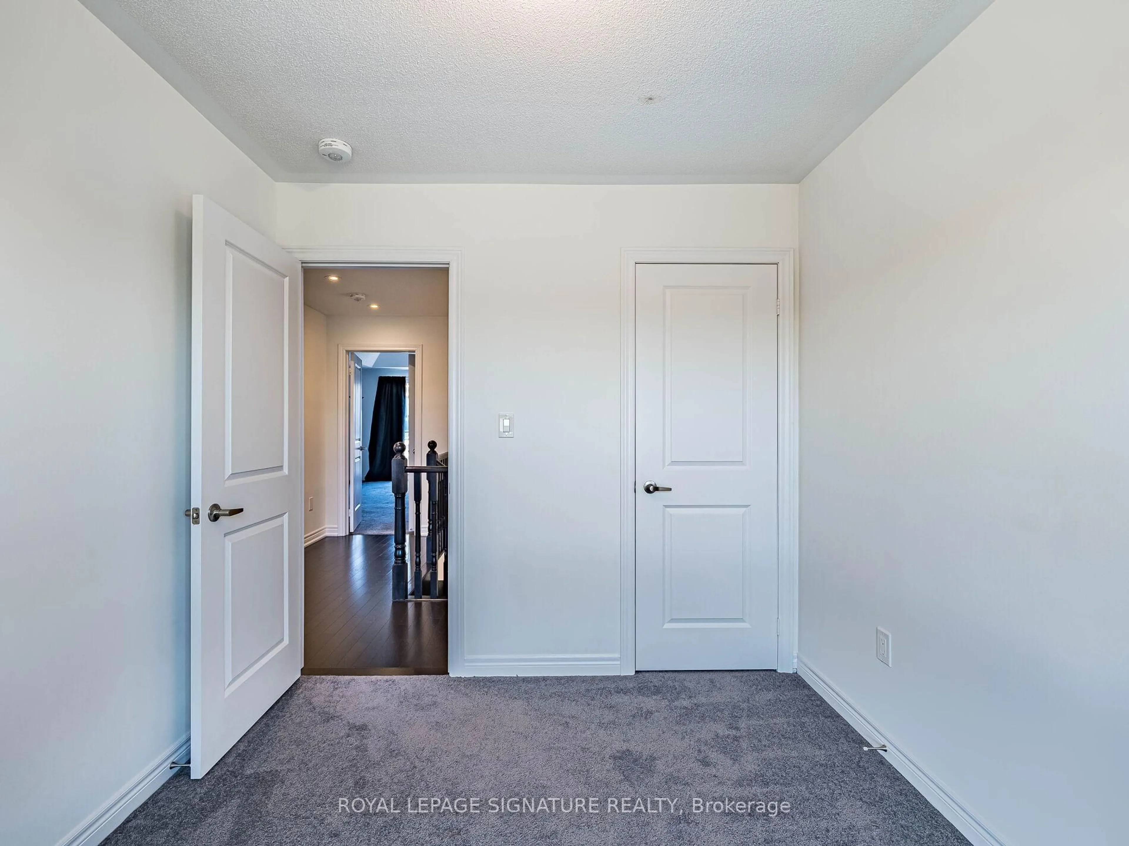 Indoor entryway for 28 Dockside Way, Whitby Ontario L1N 0M6