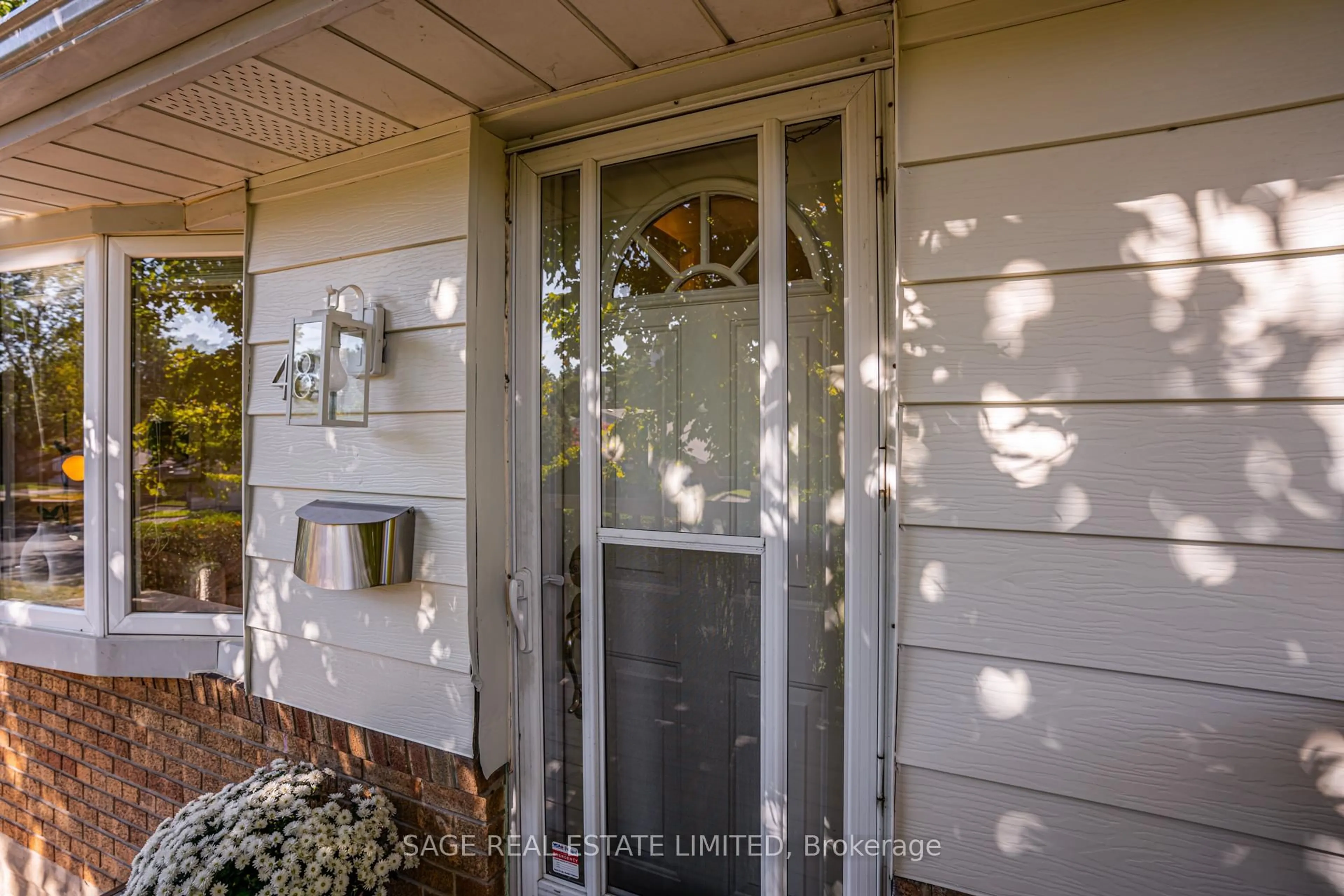 Indoor entryway for 48 Shropshire Dr, Toronto Ontario M1P 1Y8