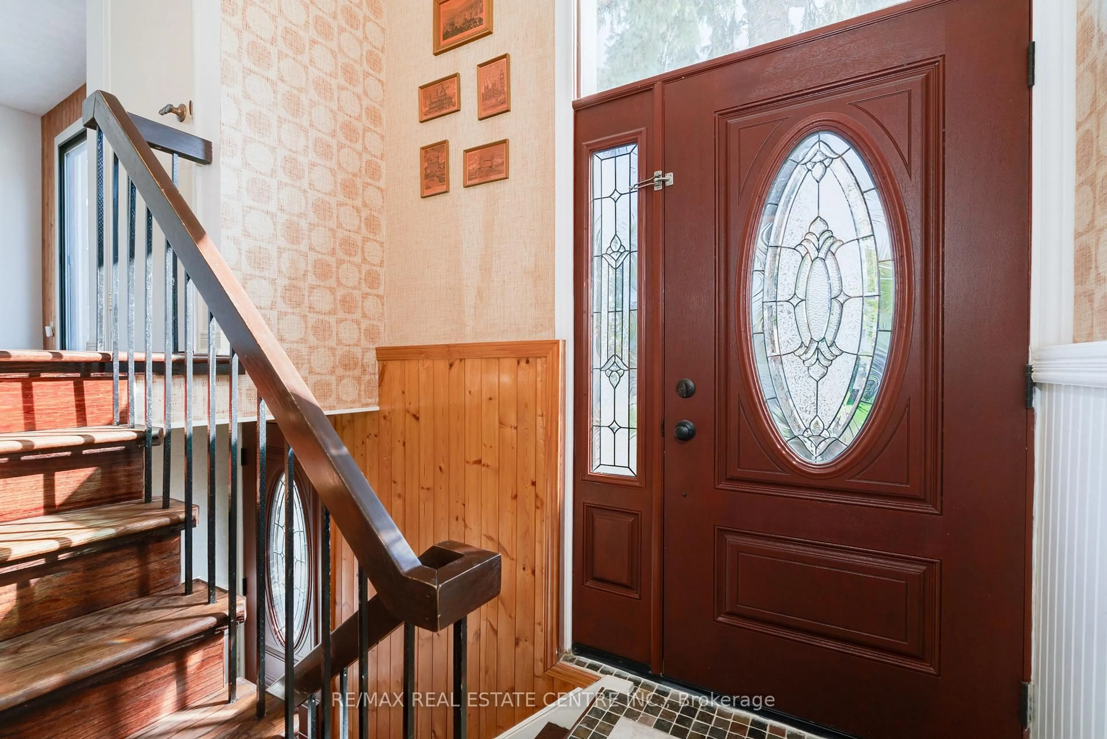 Indoor entryway for 33 Millhouse Cres, Toronto Ontario M1B 2E4