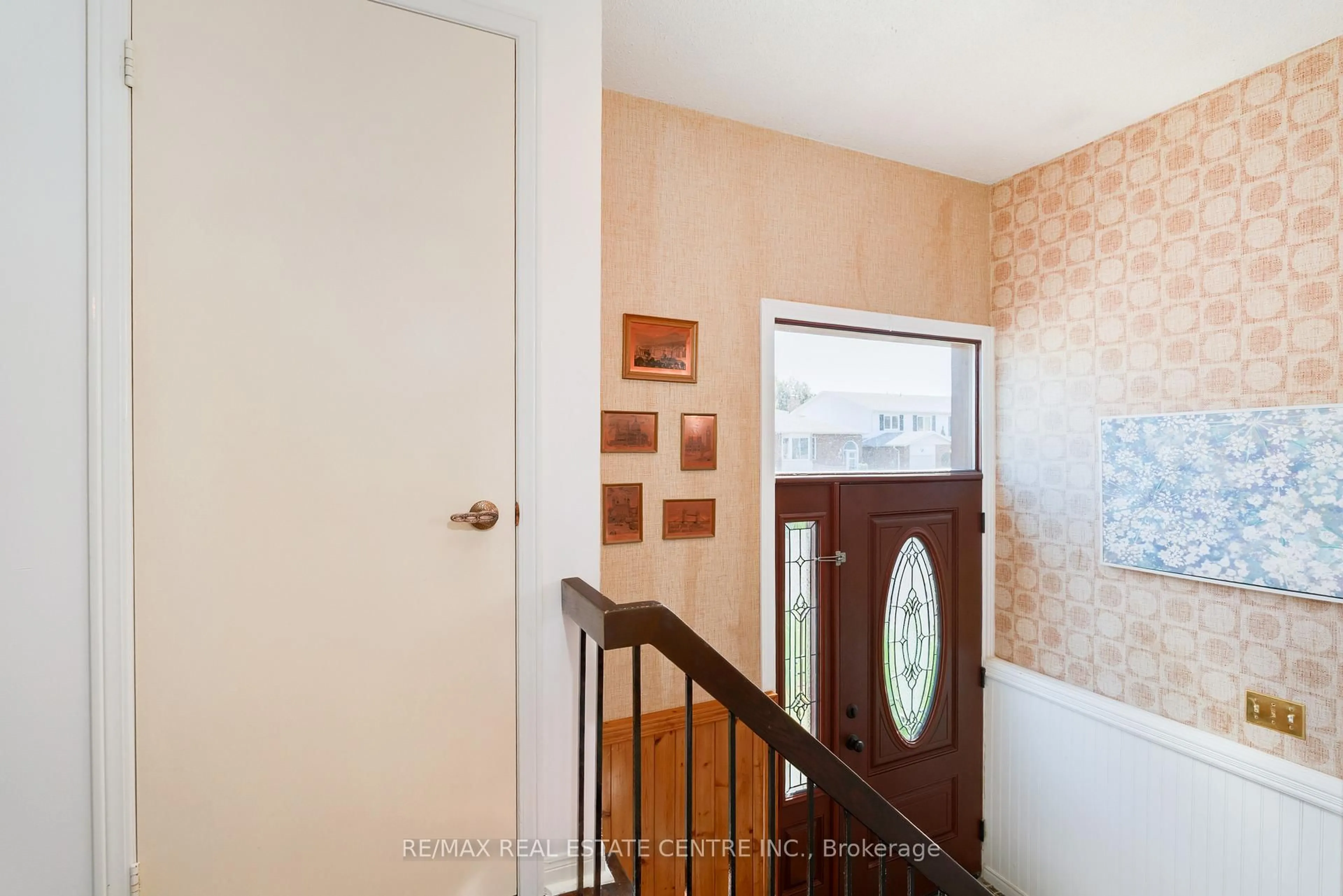 Unknown for 33 Millhouse Cres, Toronto Ontario M1B 2E4