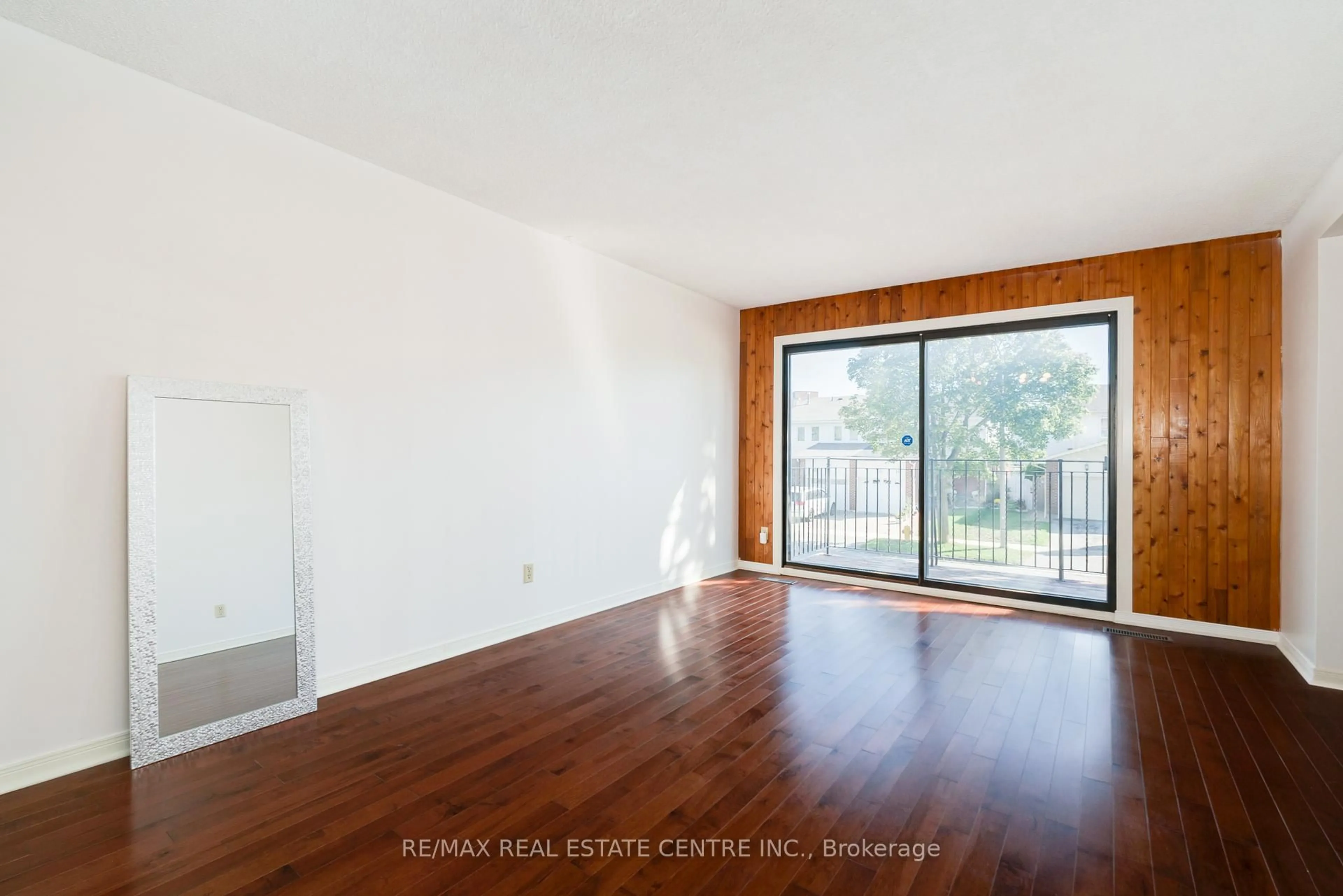 A pic of a room for 33 Millhouse Cres, Toronto Ontario M1B 2E4