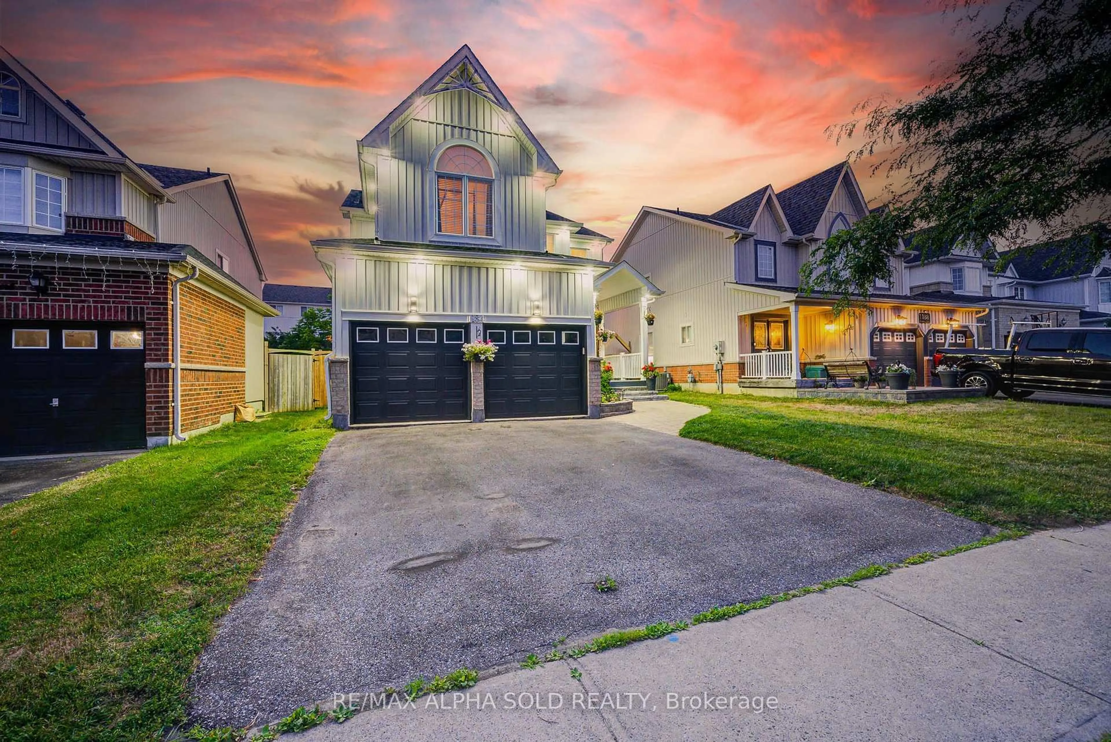A pic from outside/outdoor area/front of a property/back of a property/a pic from drone, street for 1184 Ashgrove Cres, Oshawa Ontario L1K 3A4
