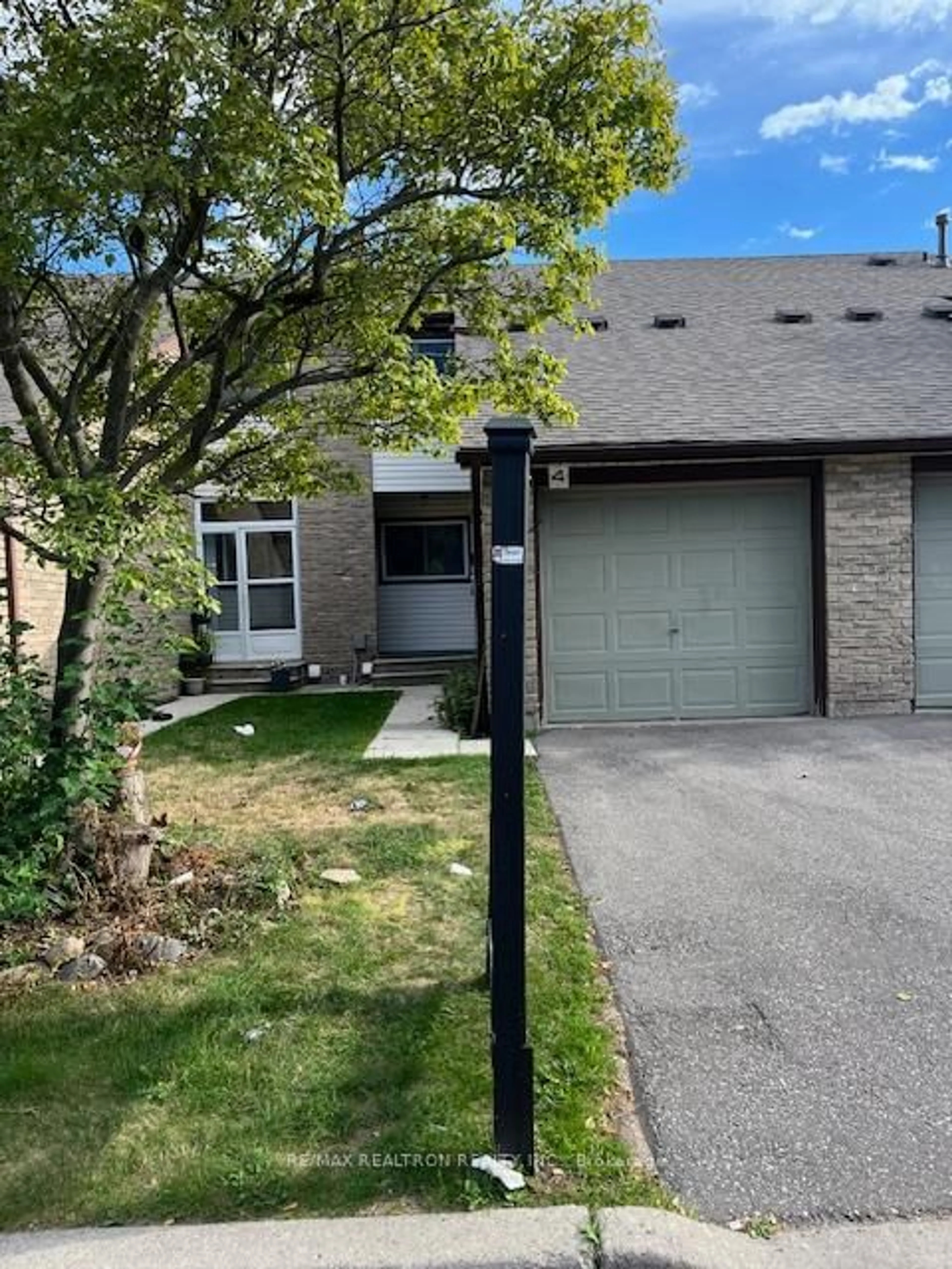 A pic from outside/outdoor area/front of a property/back of a property/a pic from drone, street for 50 Silver Bell Grve #4, Toronto Ontario M1B 2L7