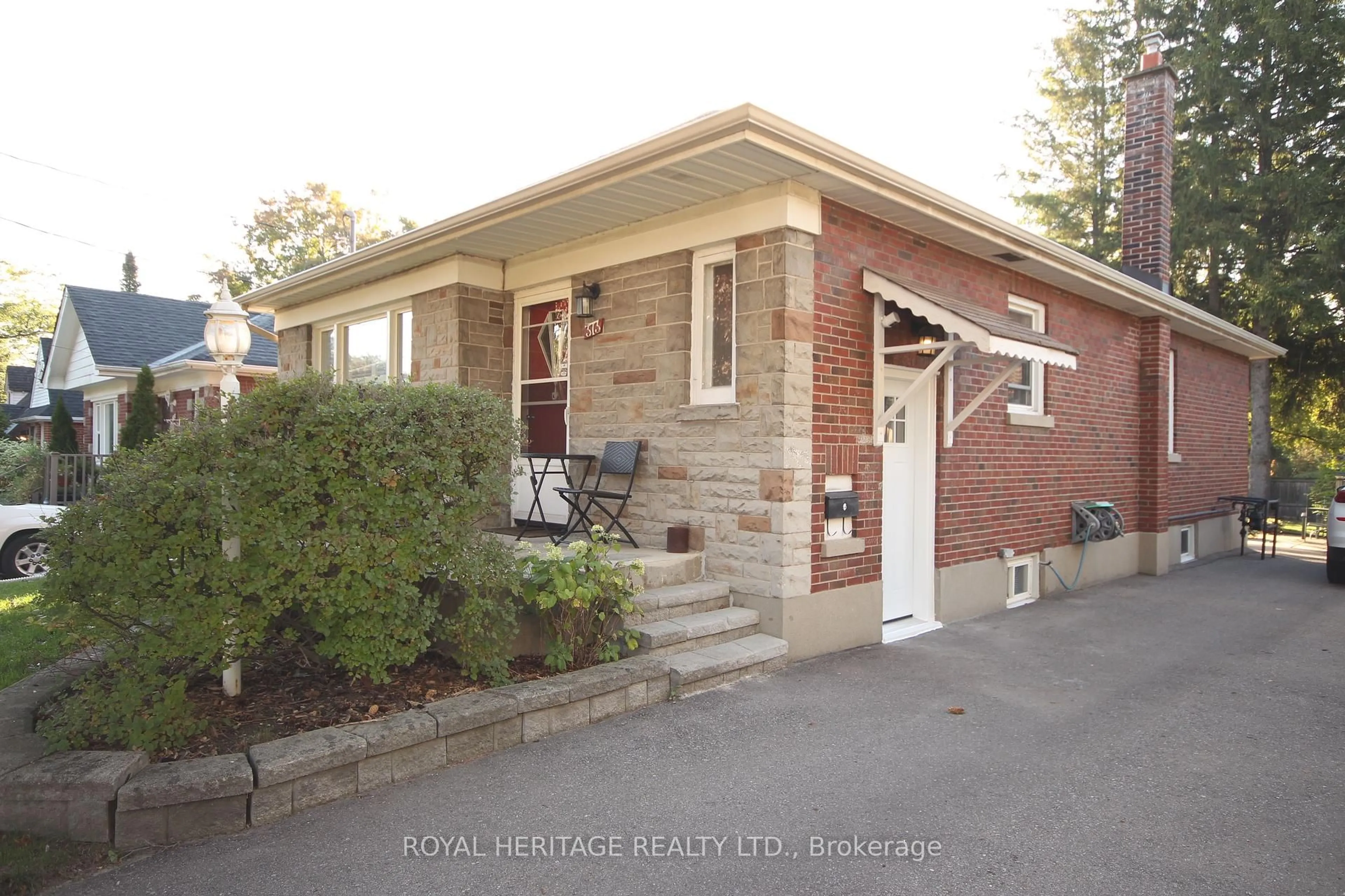 Home with brick exterior material, street for 373 Colborne St, Oshawa Ontario L1G 1M9