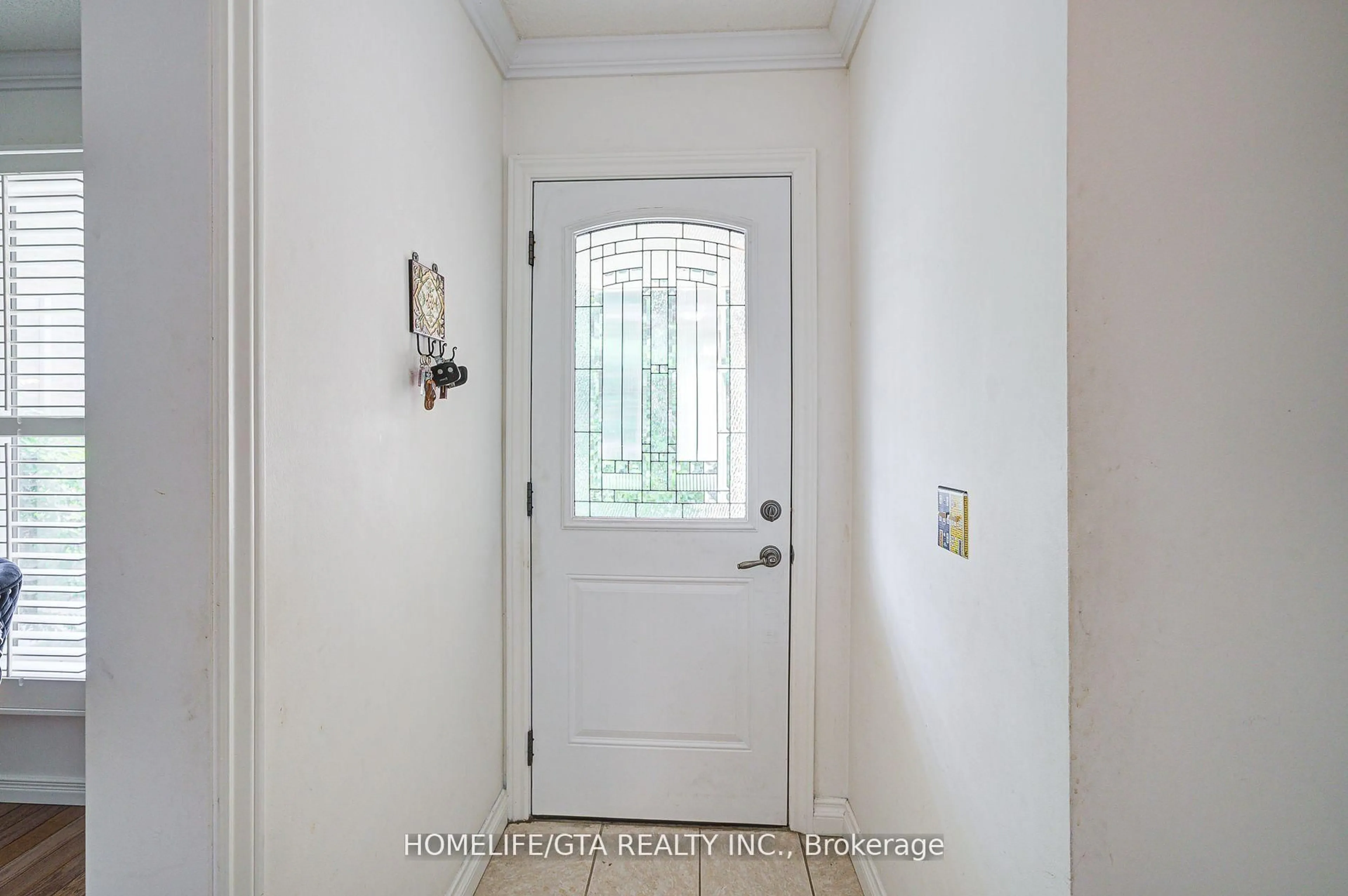 Indoor entryway for 58 Milldock Dr, Toronto Ontario M1C 4R3