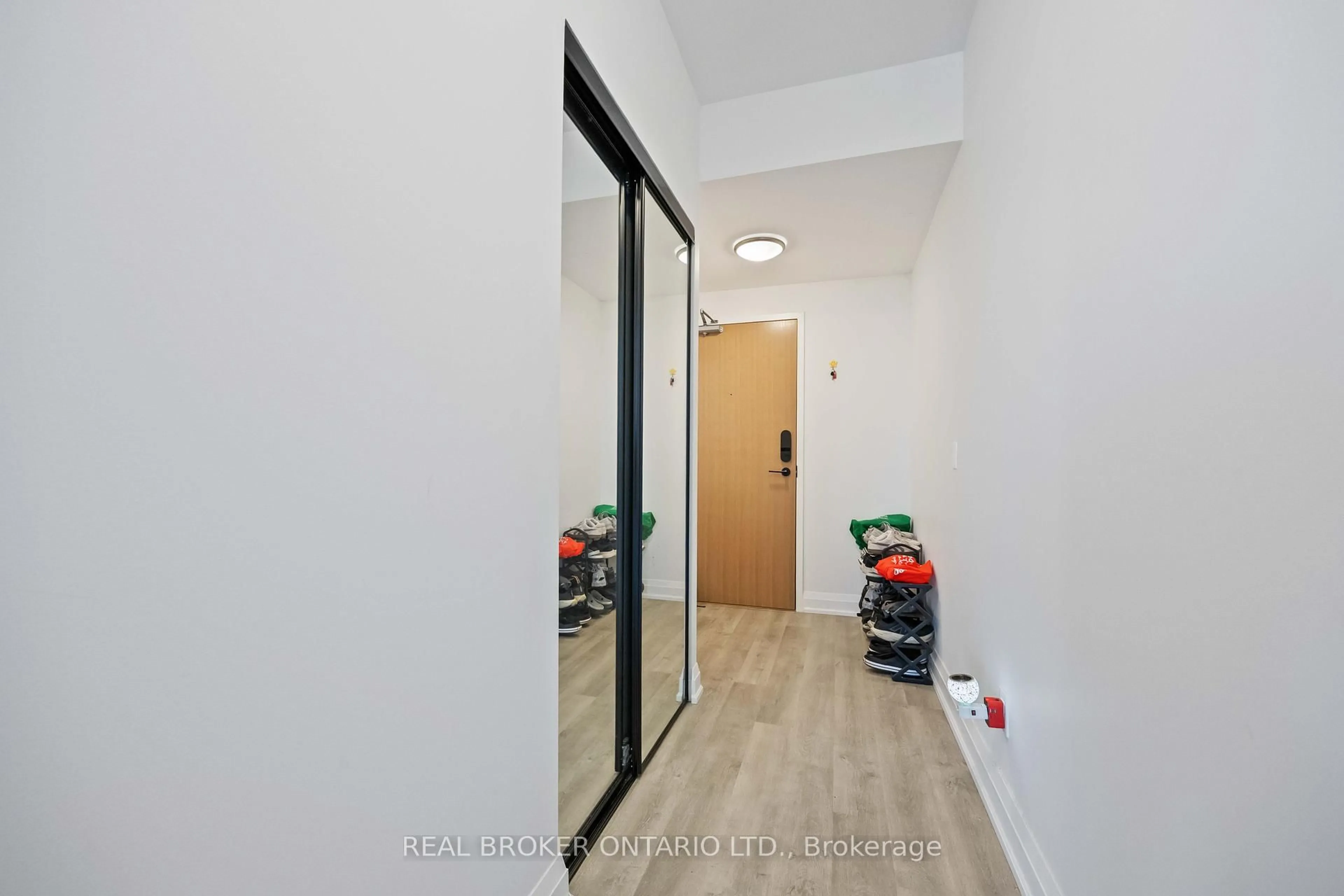 Indoor entryway for 2369 Danforth Ave #705, Toronto Ontario M4C 0B1