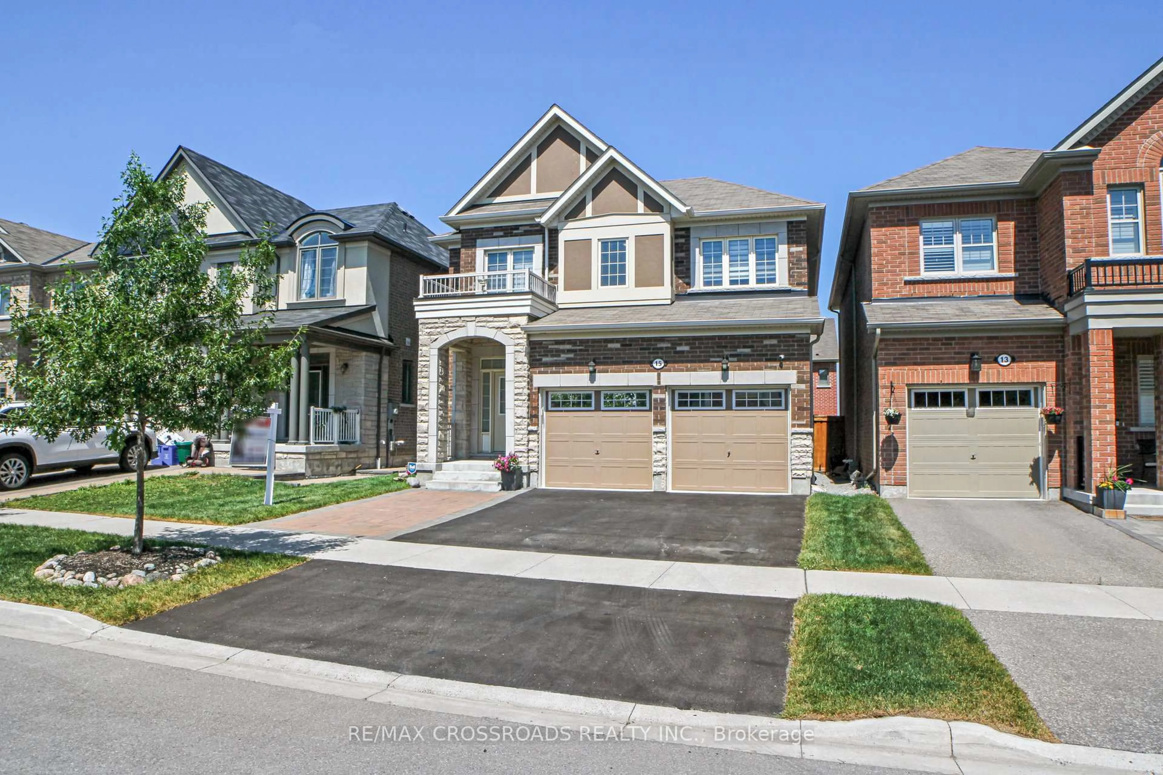 Home with brick exterior material, street for 15 Littlebeck Cres, Whitby Ontario L1P 0G3