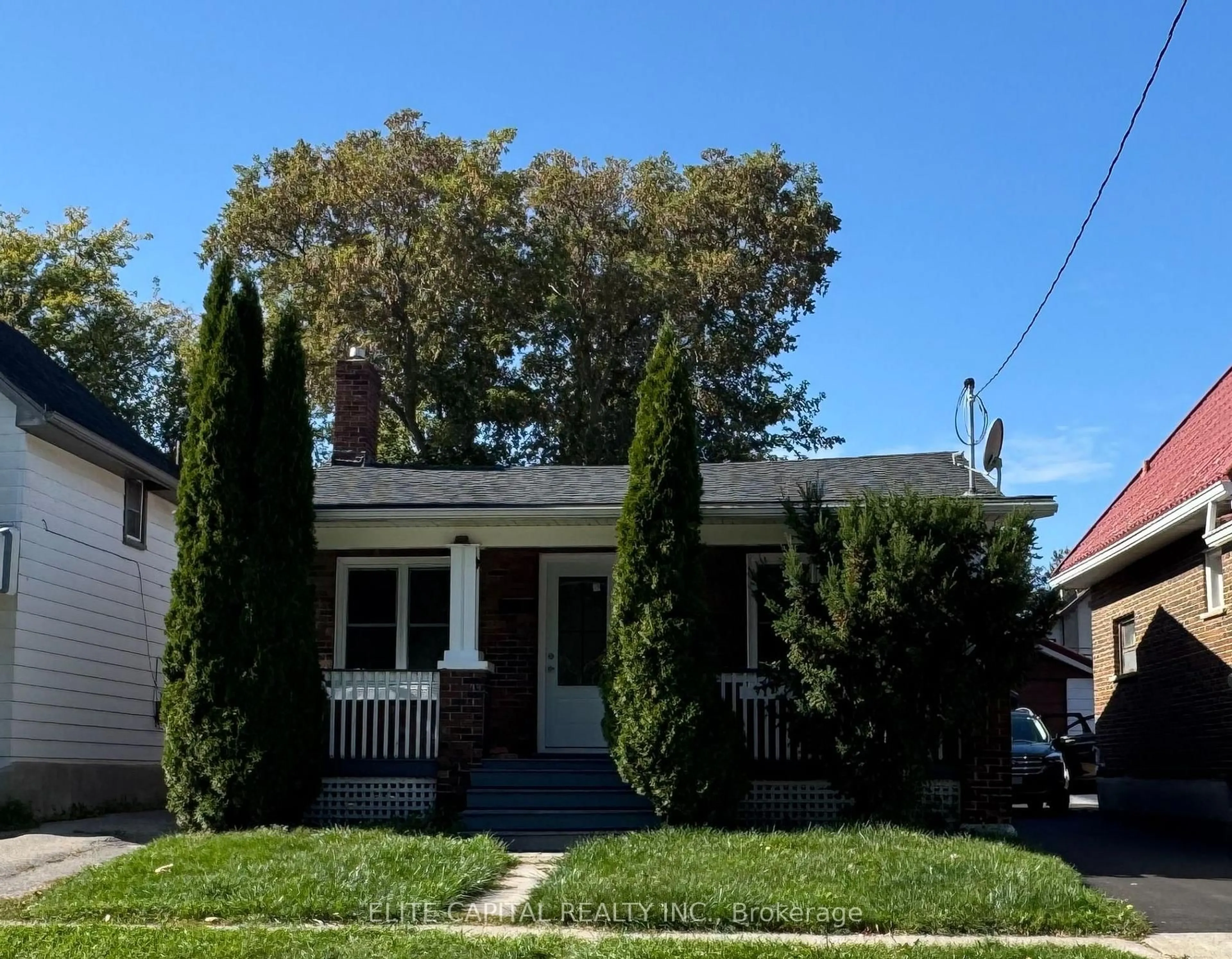 Home with brick exterior material, street for 282 Haig St, Oshawa Ontario L1G 5N8