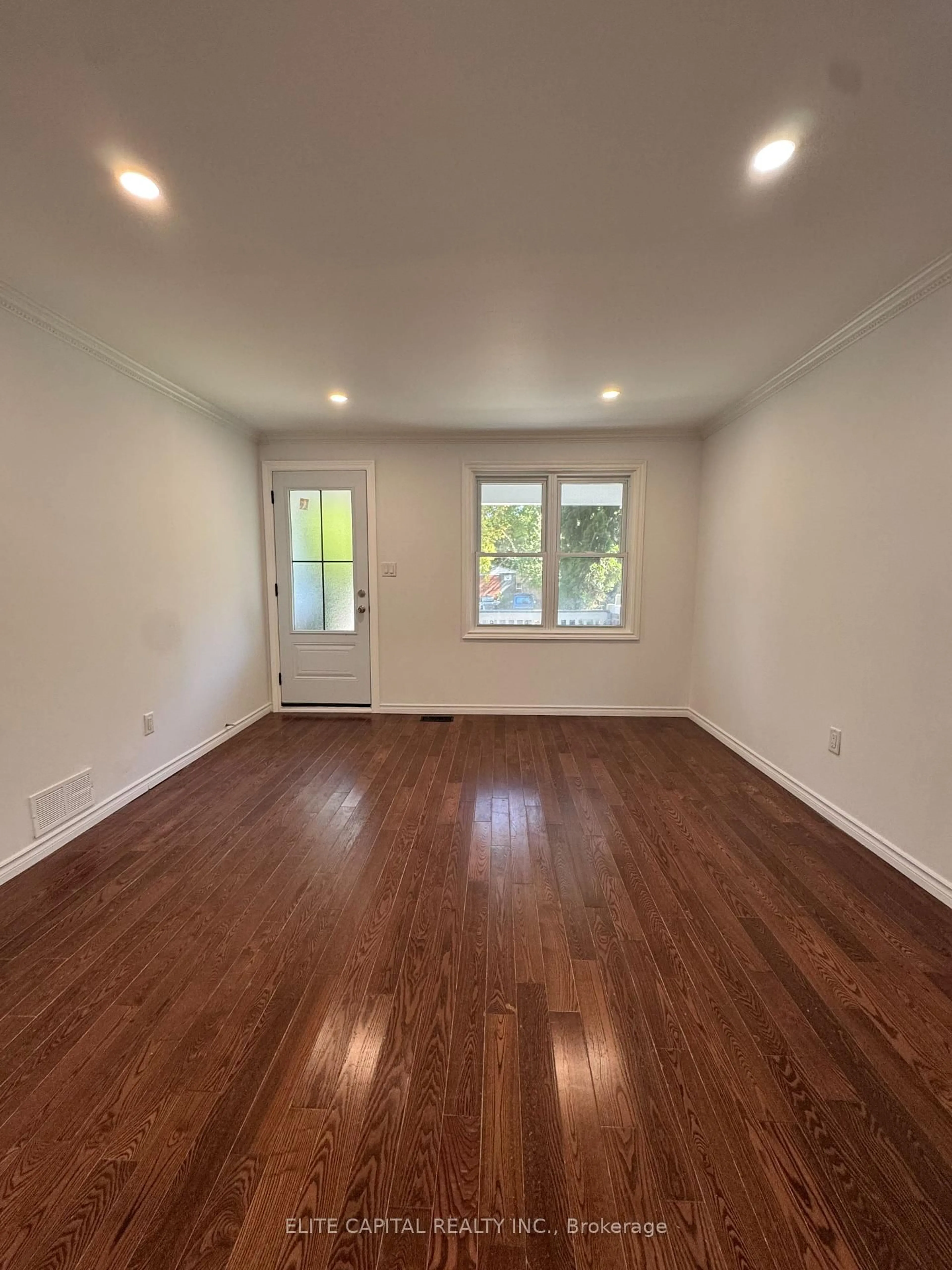 A pic of a room for 282 Haig St, Oshawa Ontario L1G 5N8