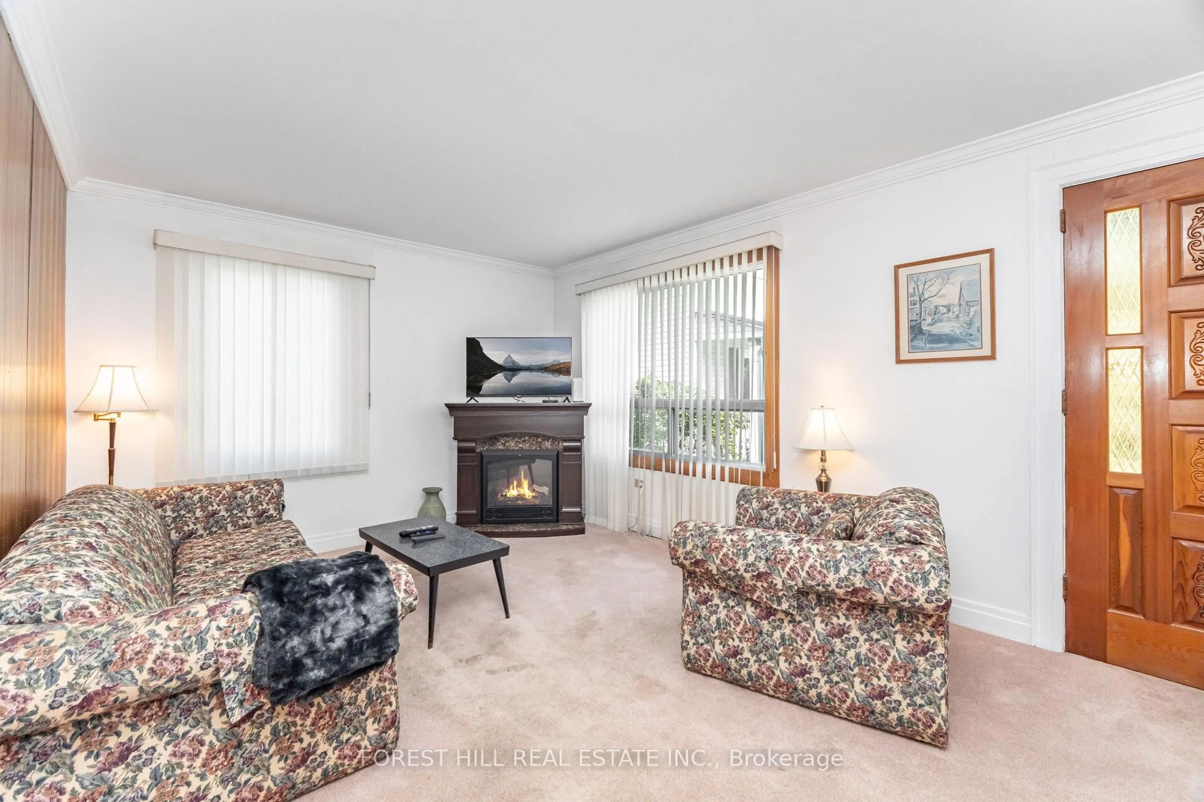Living room with furniture, carpet floor for 2 Topham Rd, Toronto Ontario M4B 3K2