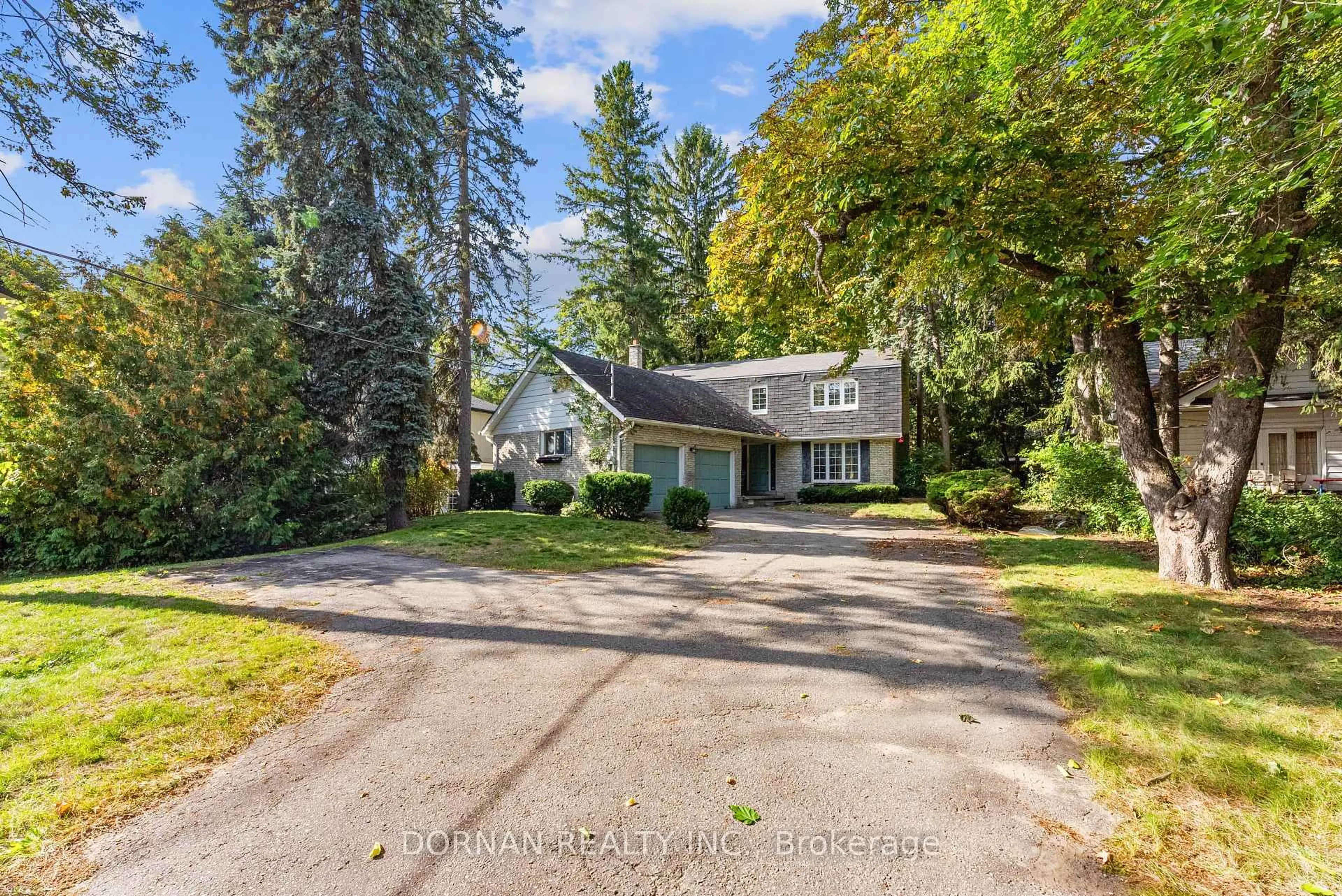 A pic from outside/outdoor area/front of a property/back of a property/a pic from drone, street for 6158 Kingston Rd, Toronto Ontario M1C 1K8