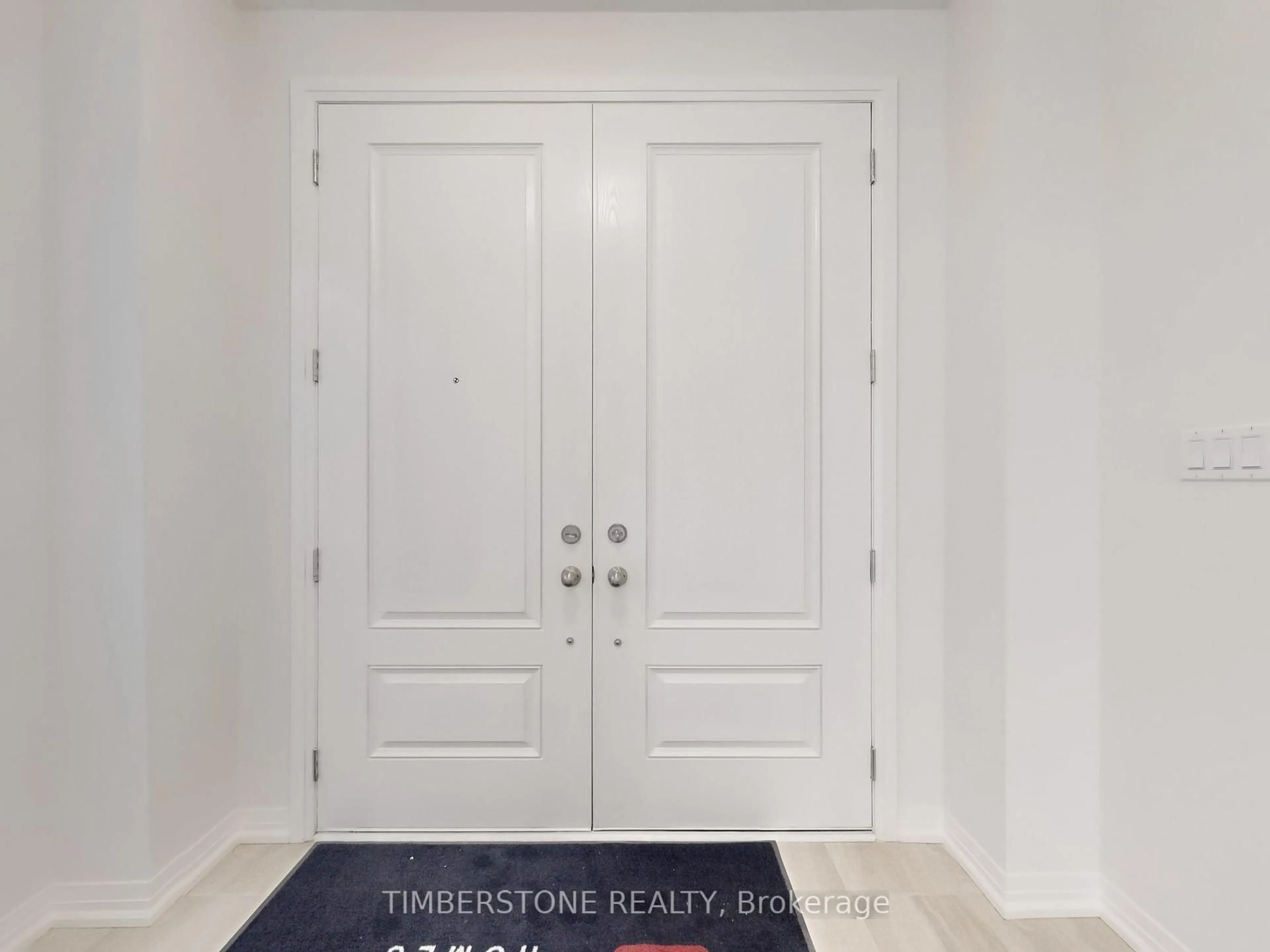 Indoor entryway for 1030 Pisces Tr, Pickering Ontario L1X 0P7