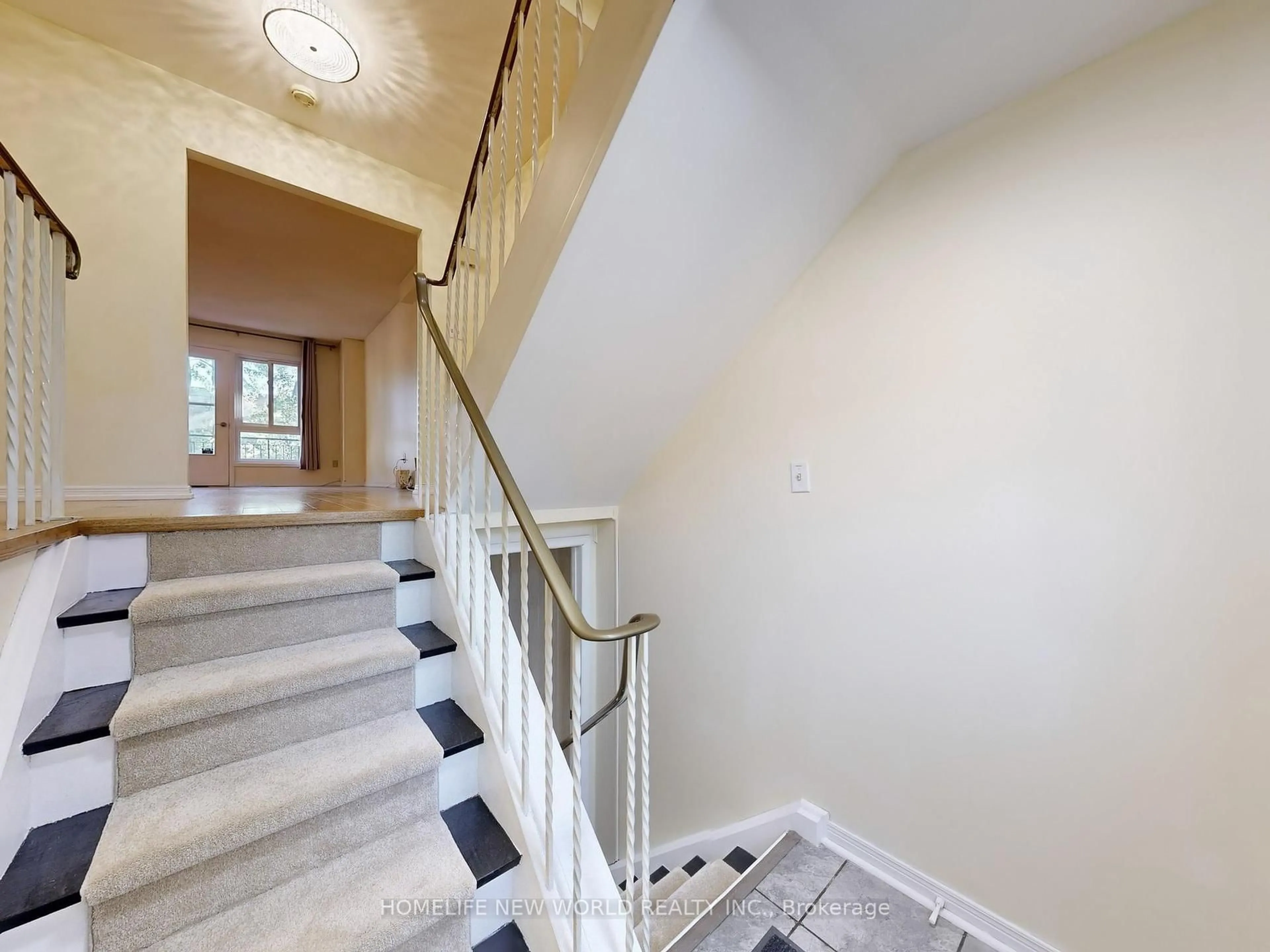 Indoor foyer for 90 Crockamhill Dr #55, Toronto Ontario M1S 2K9