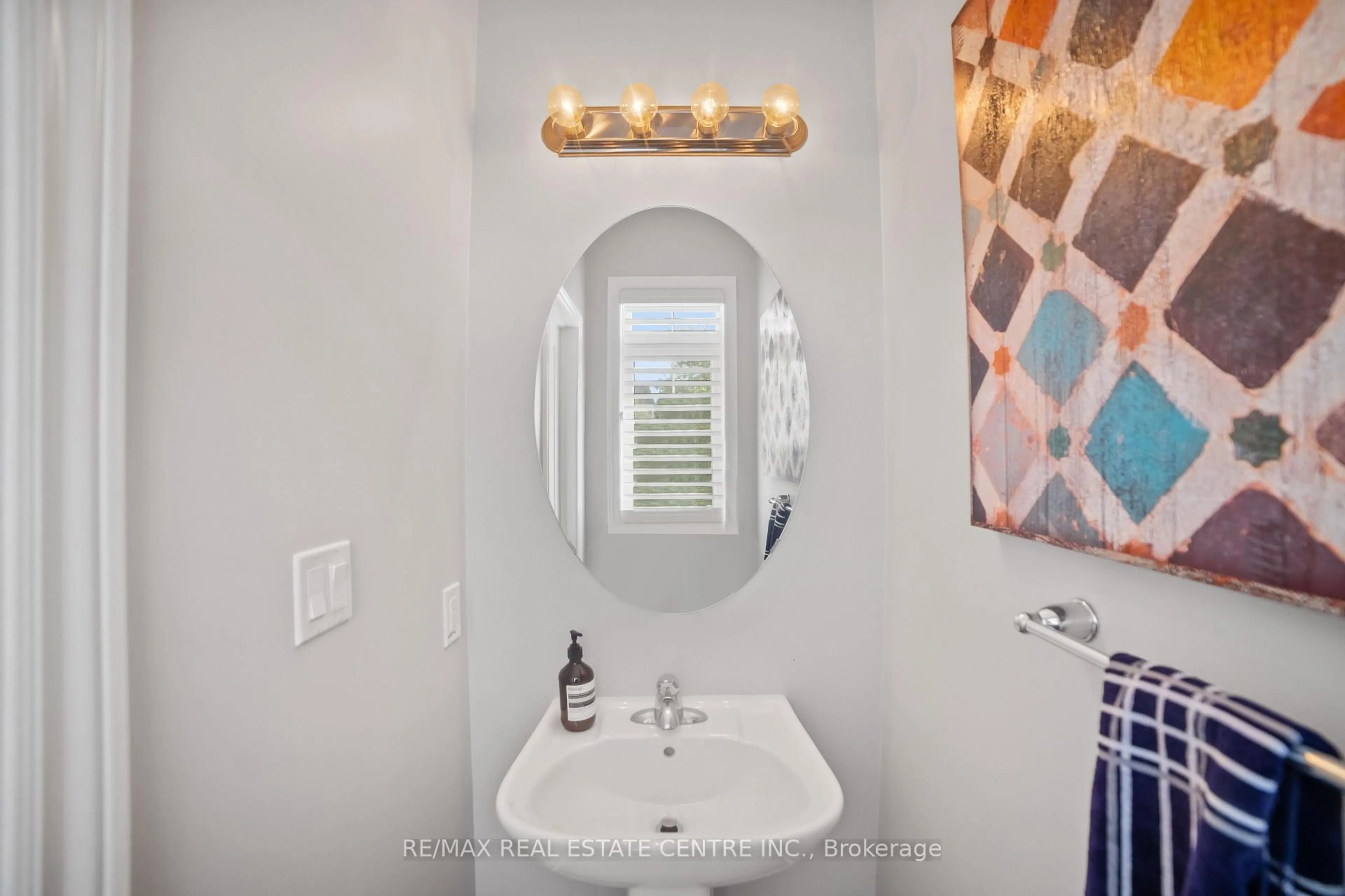 Contemporary bathroom, ceramic/tile floor for 1106 Cactus Cres, Pickering Ontario L1X 0G9