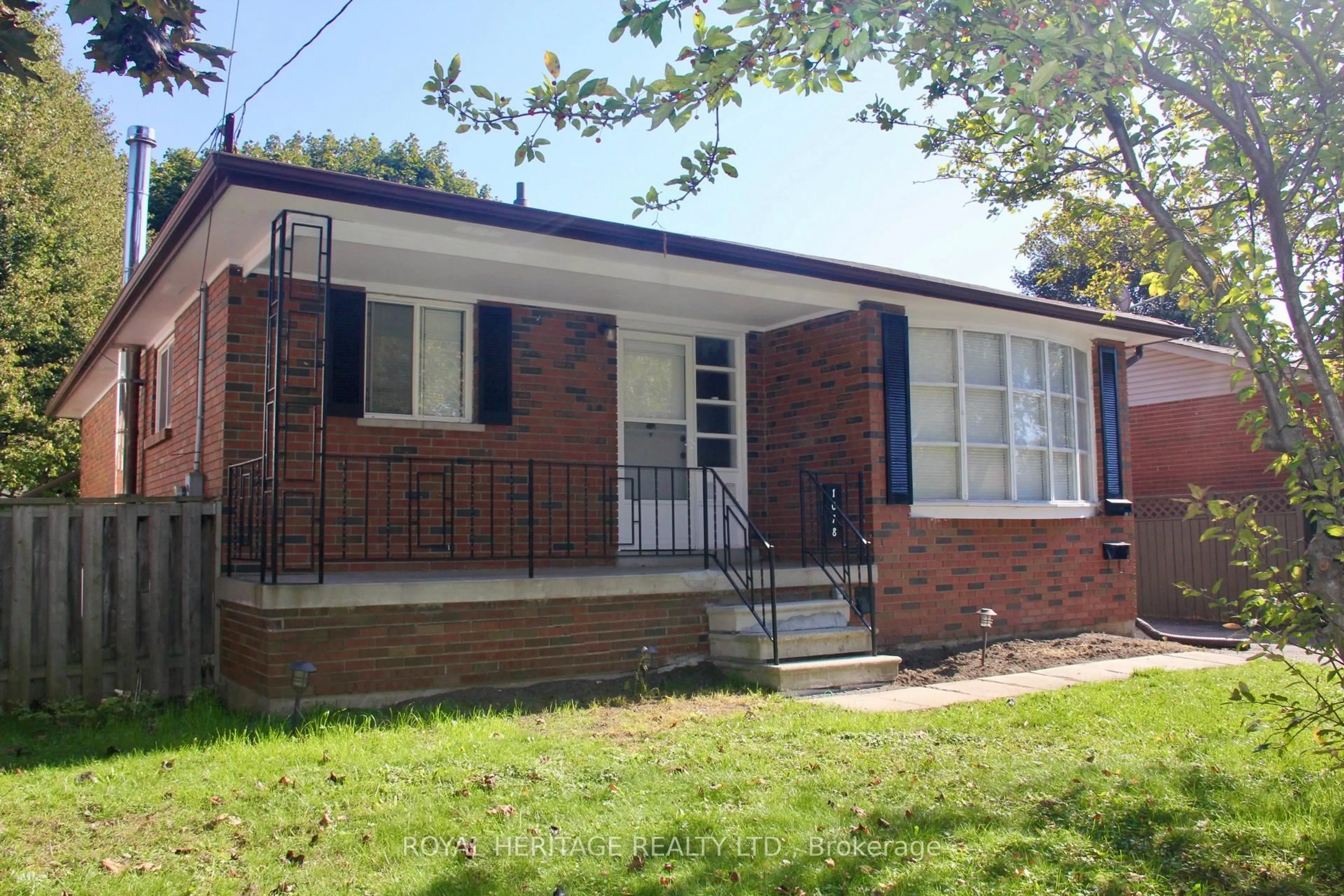 Home with brick exterior material, street for 1078 Ronlea Ave, Oshawa Ontario L1H 2X7