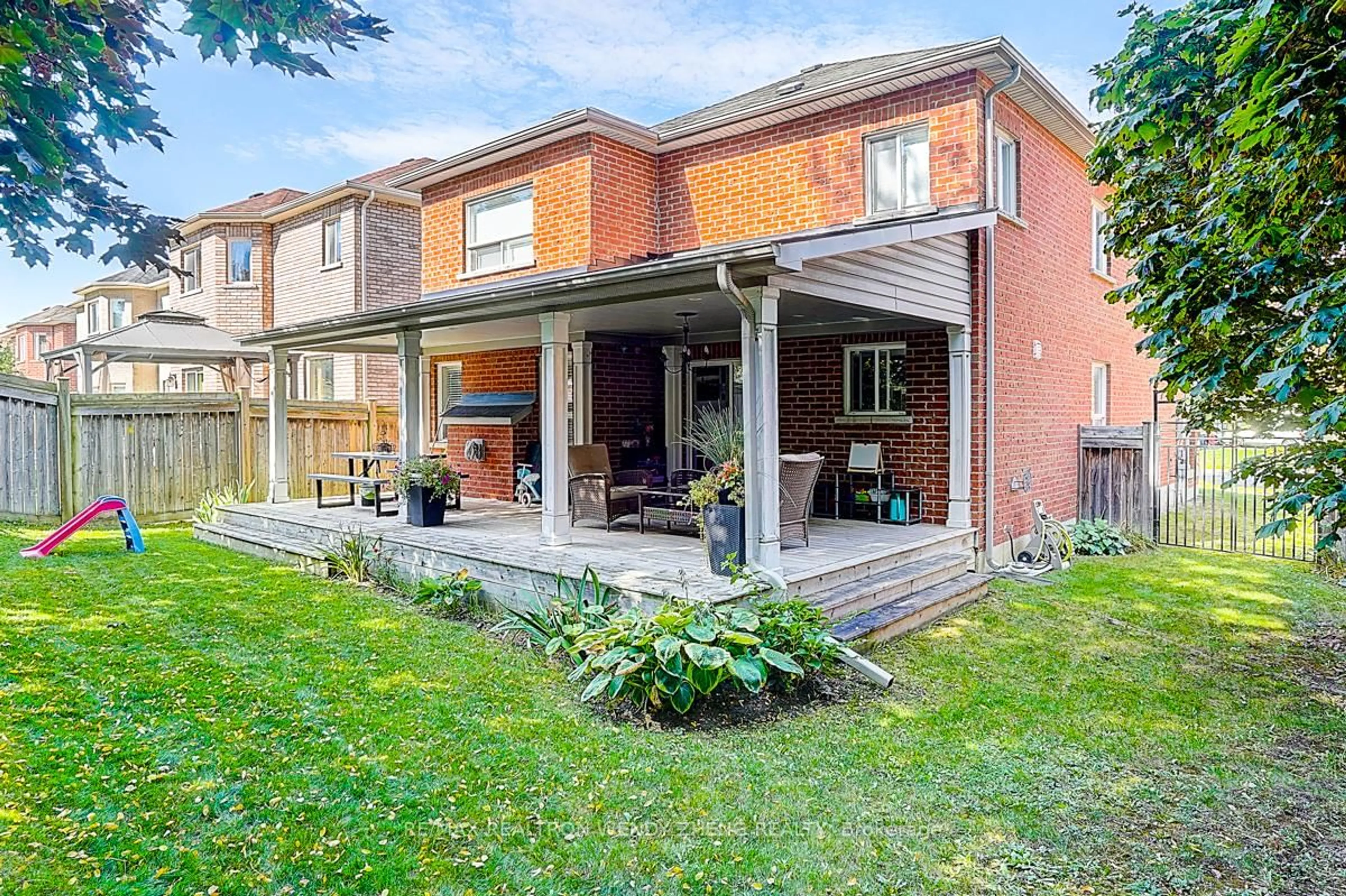 Unknown for 25 Neill Ave, Whitby Ontario L1R 3N4
