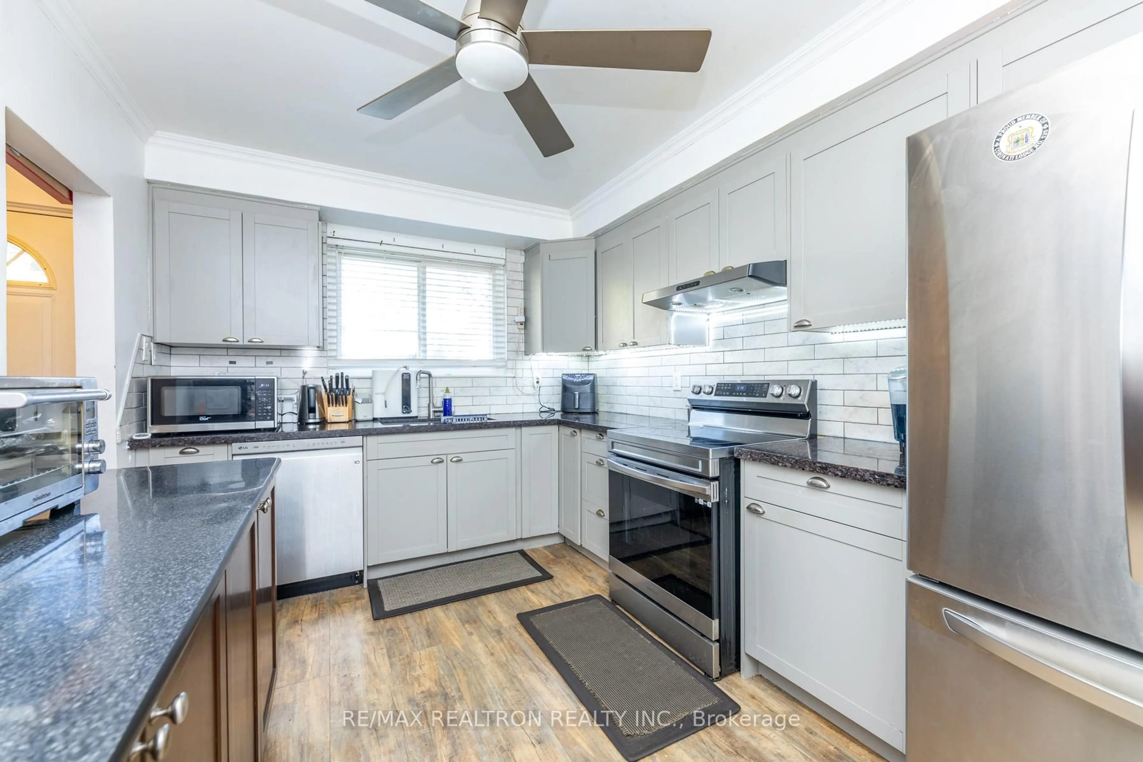 Open concept kitchen, unknown for 925 Bayly St #7, Pickering Ontario L1W 1L4