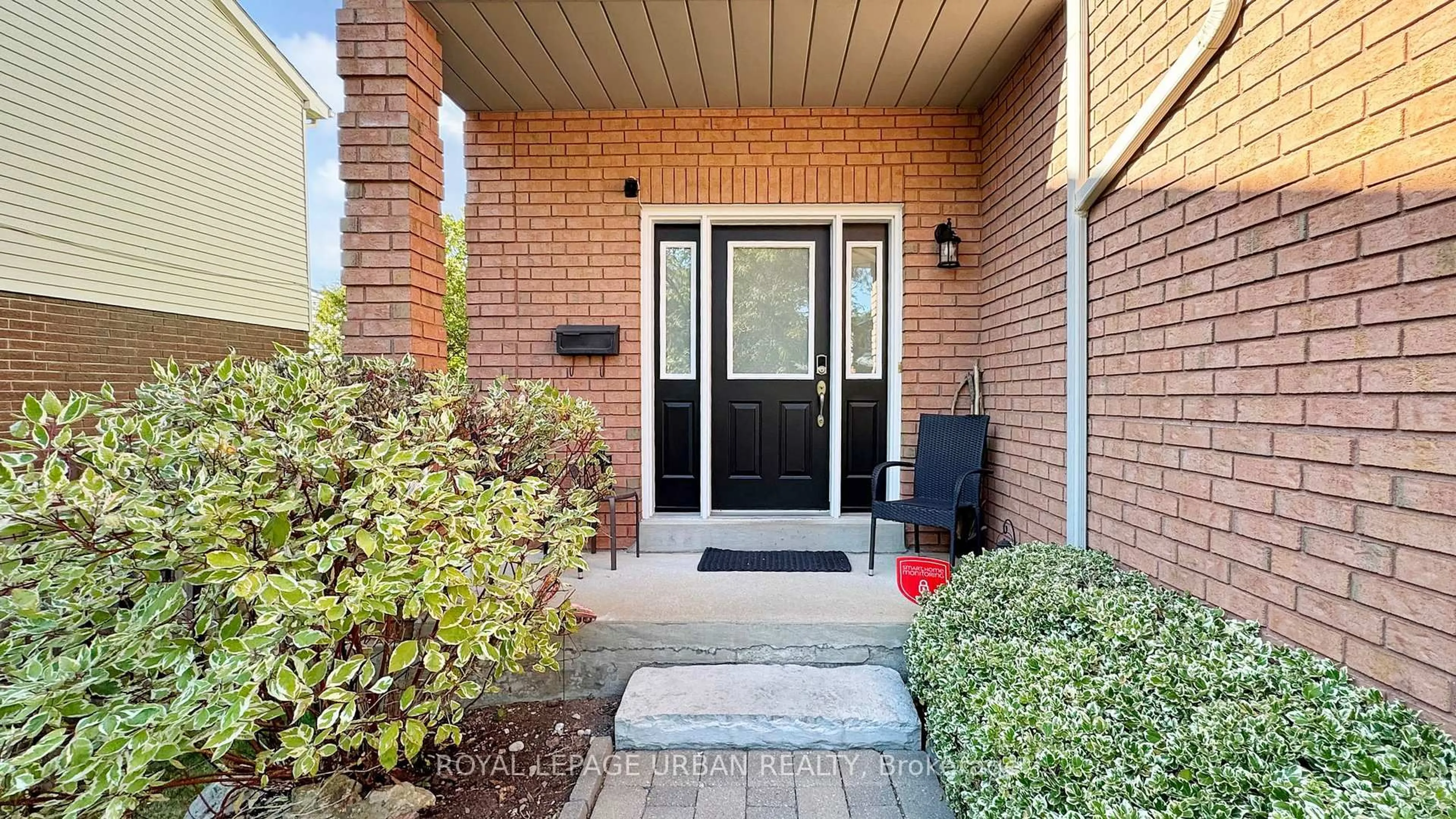 Indoor entryway for 96 Coalport Dr, Toronto Ontario M1N 4B8