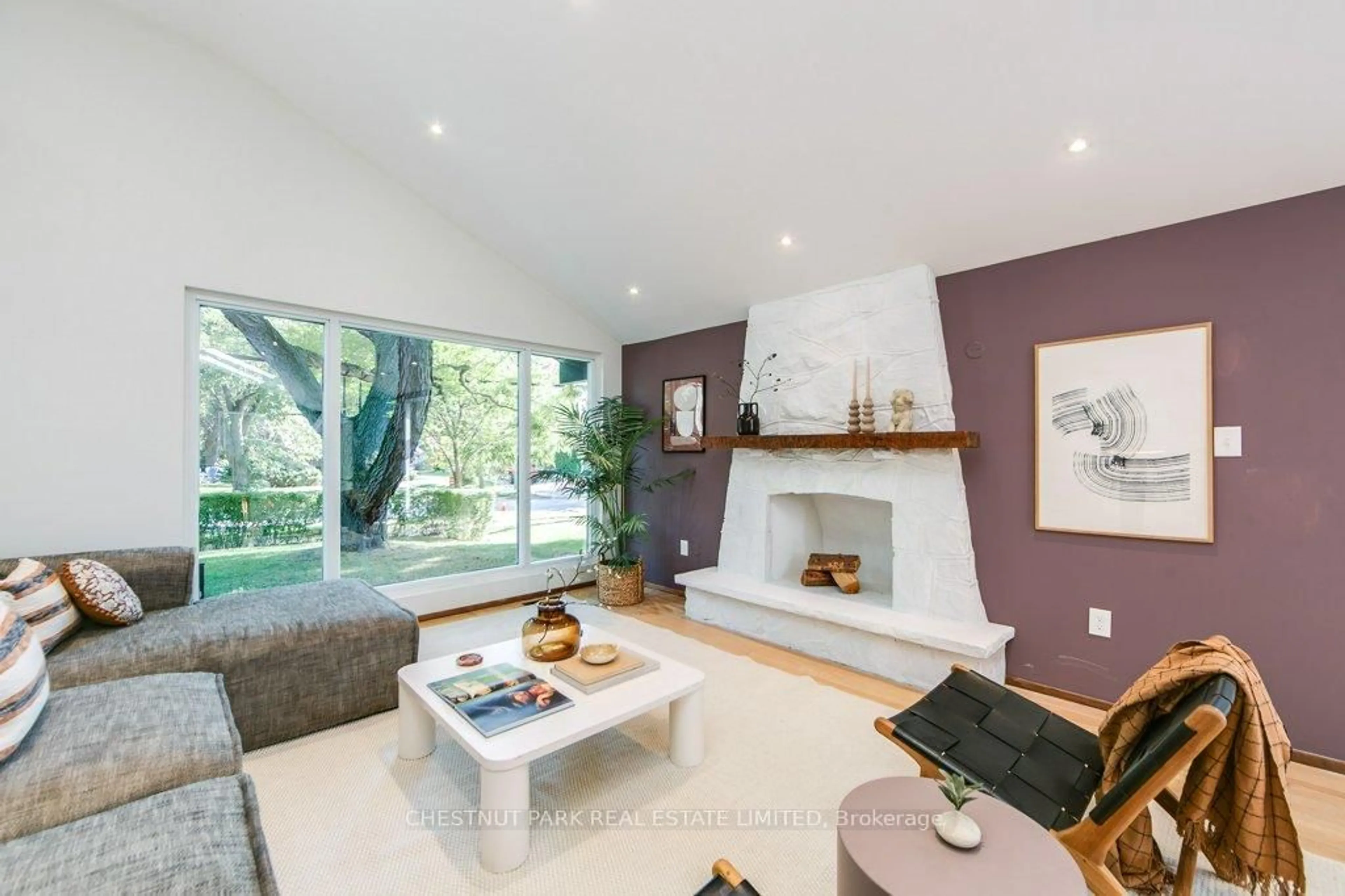 Living room with furniture, unknown for 44 Brookridge Dr, Toronto Ontario M1P 3M5
