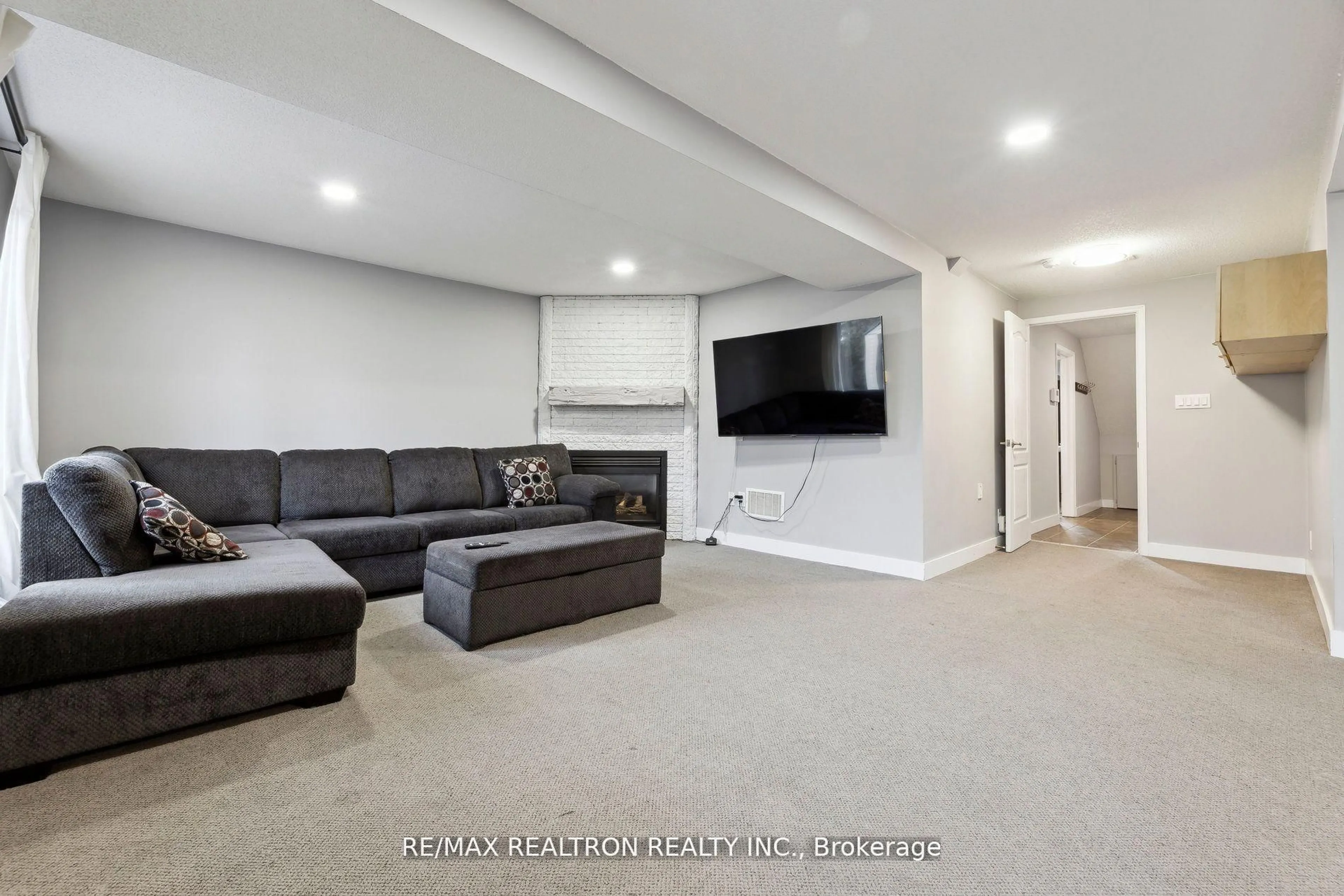 Unknown for 56 Kintyre St, Clarington Ontario L1E 2Y6