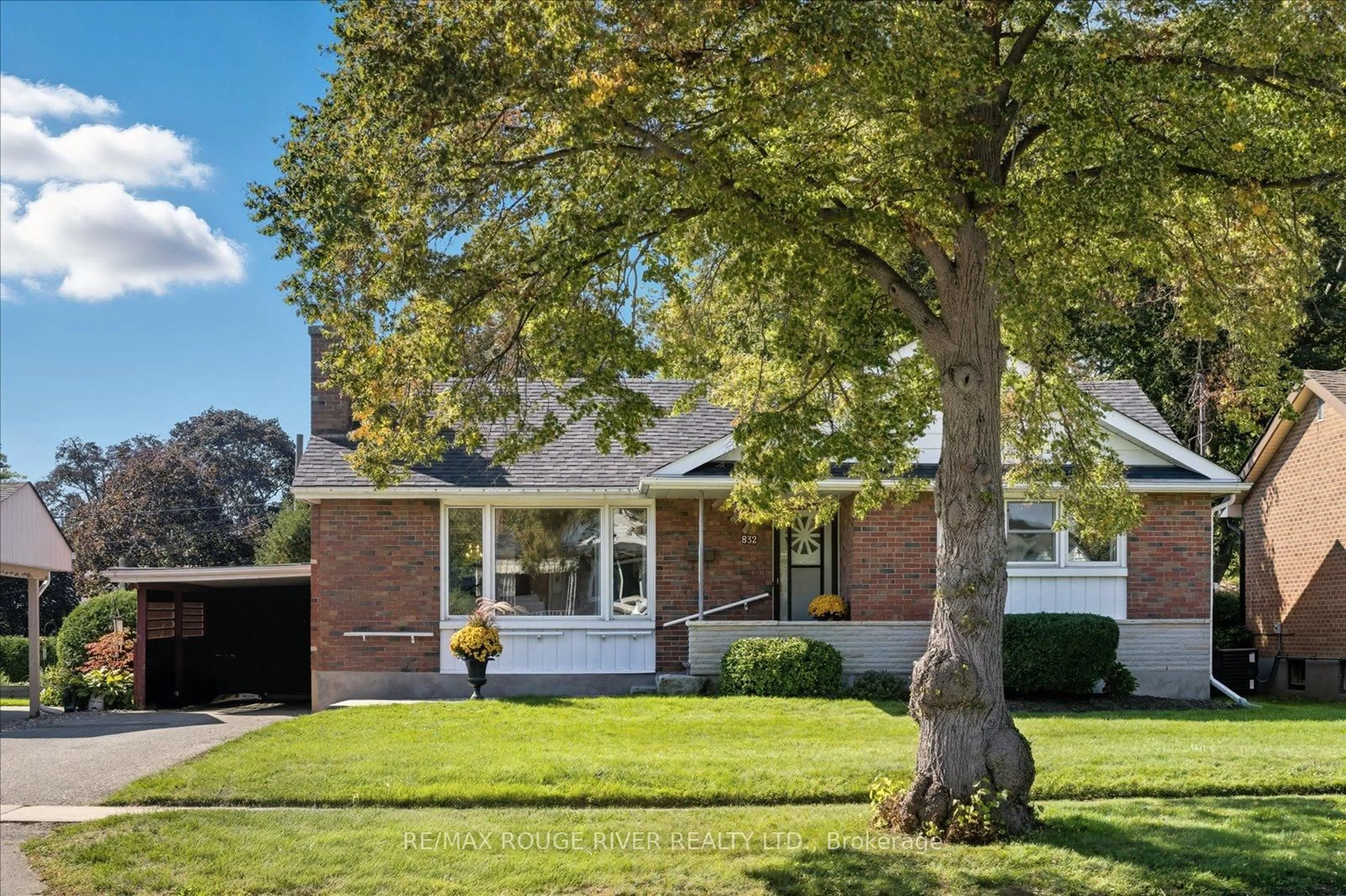 Home with brick exterior material, street for 832 Hortop St, Oshawa Ontario L1G 4P1