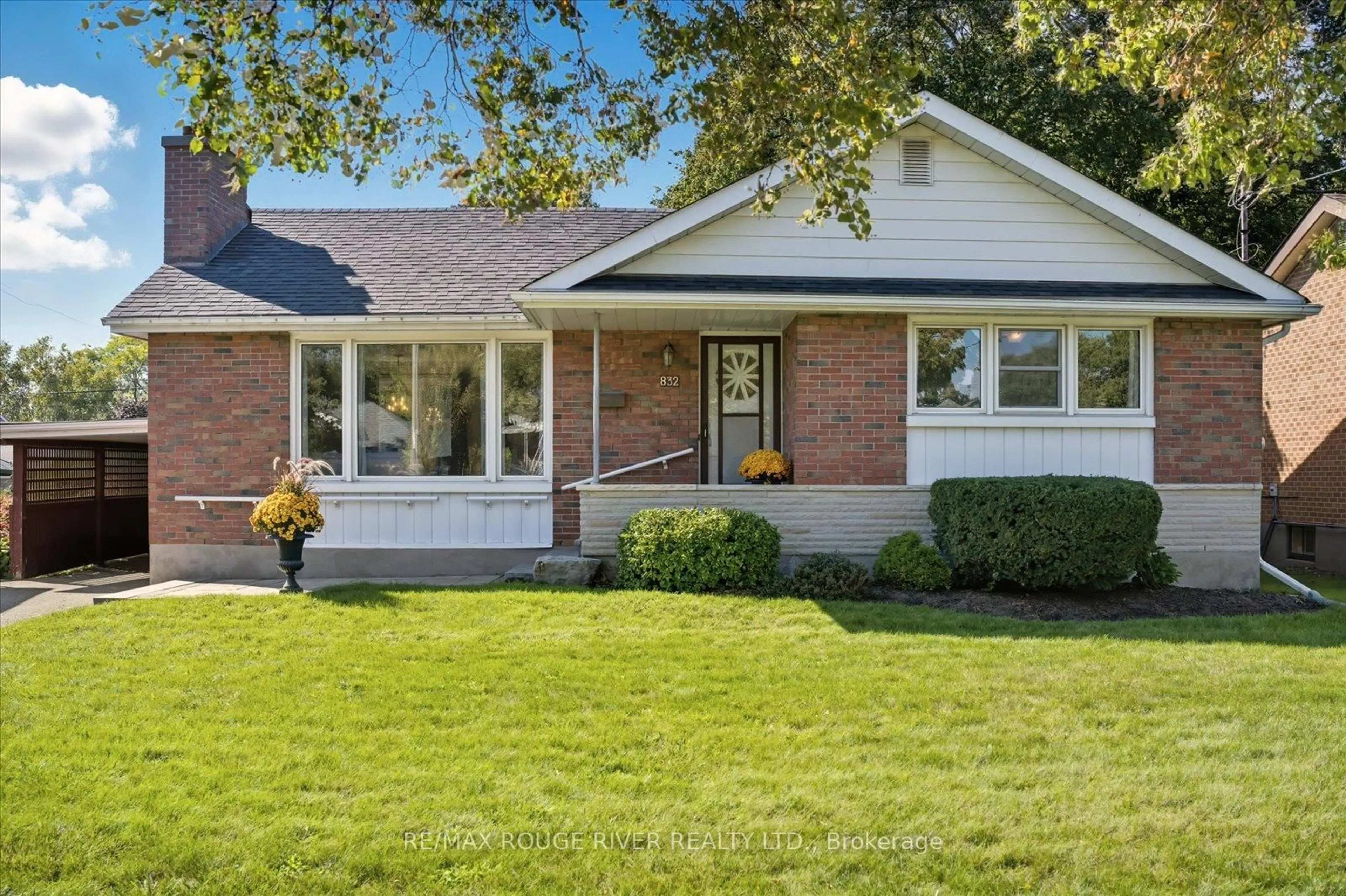 Home with brick exterior material, street for 832 Hortop St, Oshawa Ontario L1G 4P1